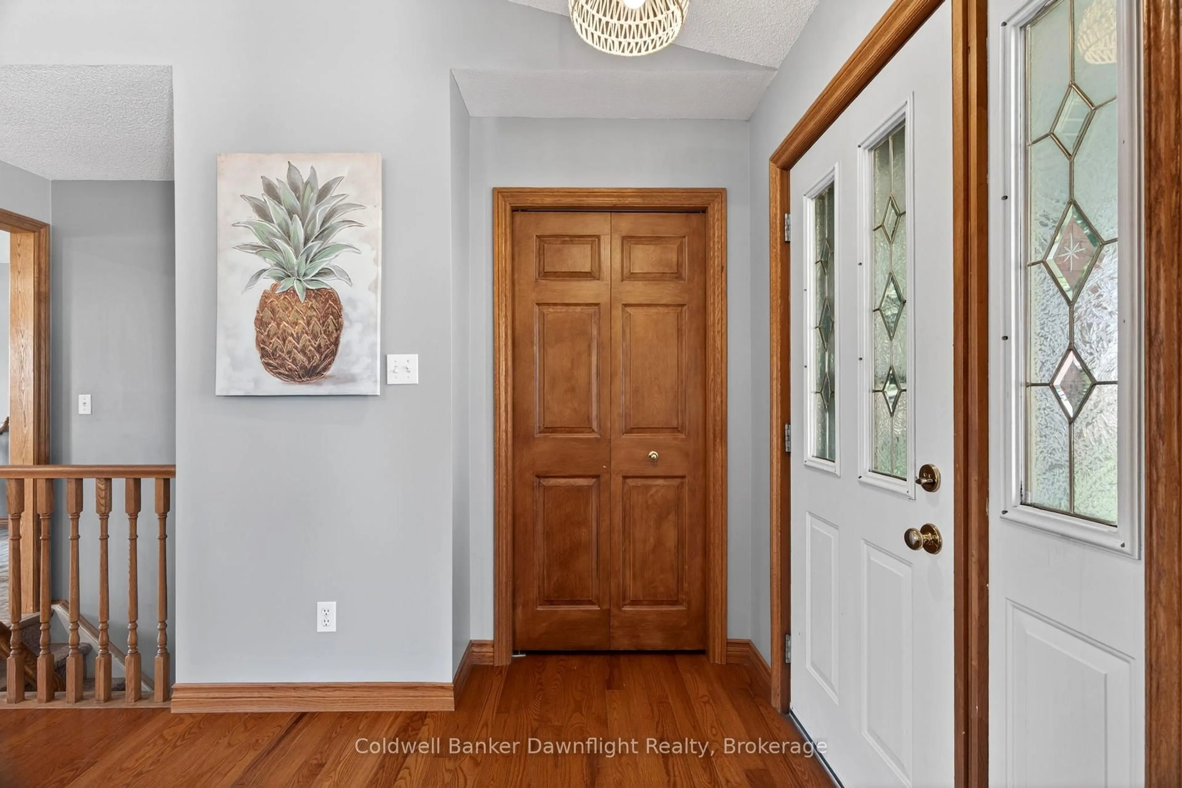 Indoor entryway for 42633 Moncrieff Rd, Morris Turnberry Ontario N0M 1H0