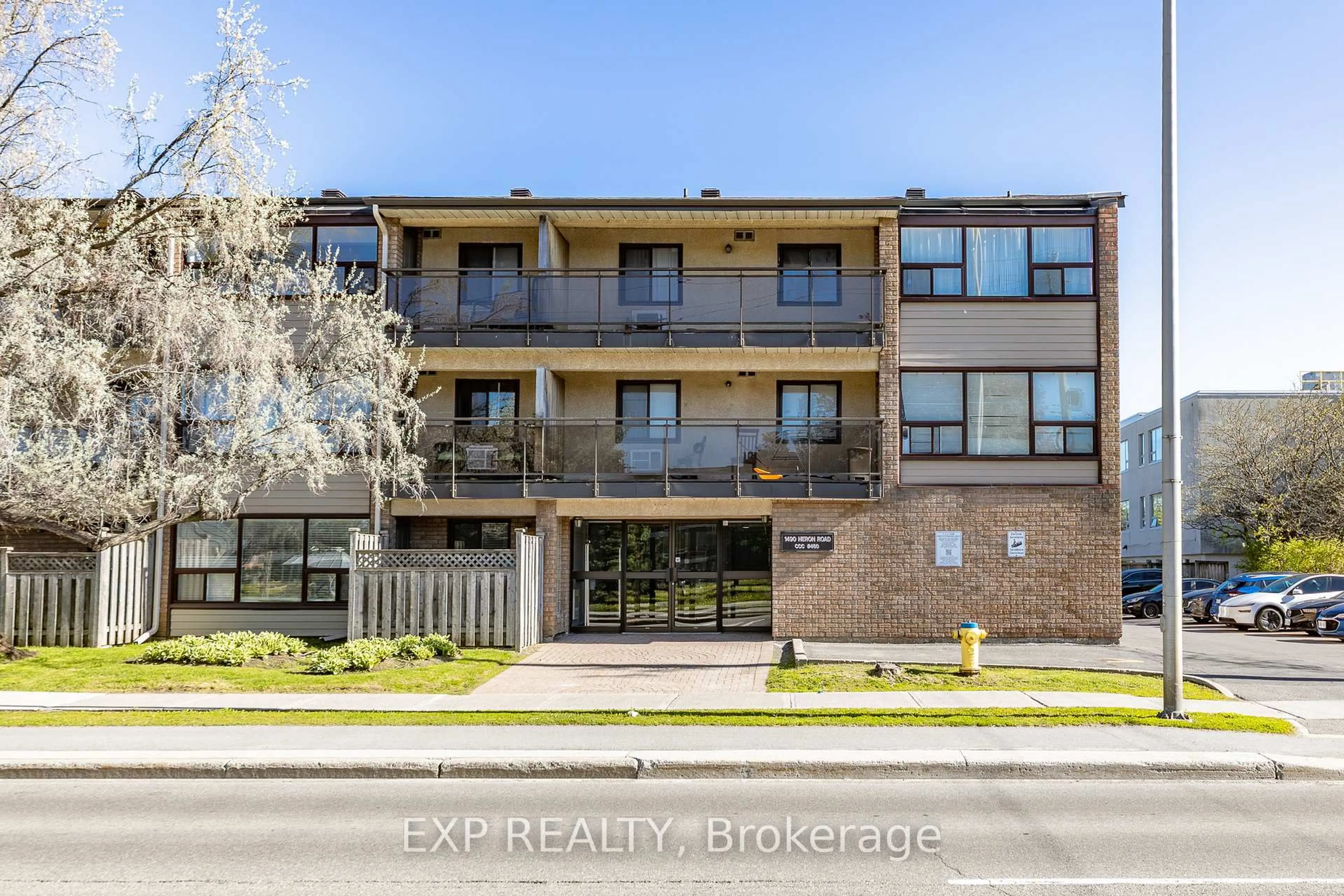 Unknown for 1490 Heron Rd #305, Ottawa Ontario K1V 6A5