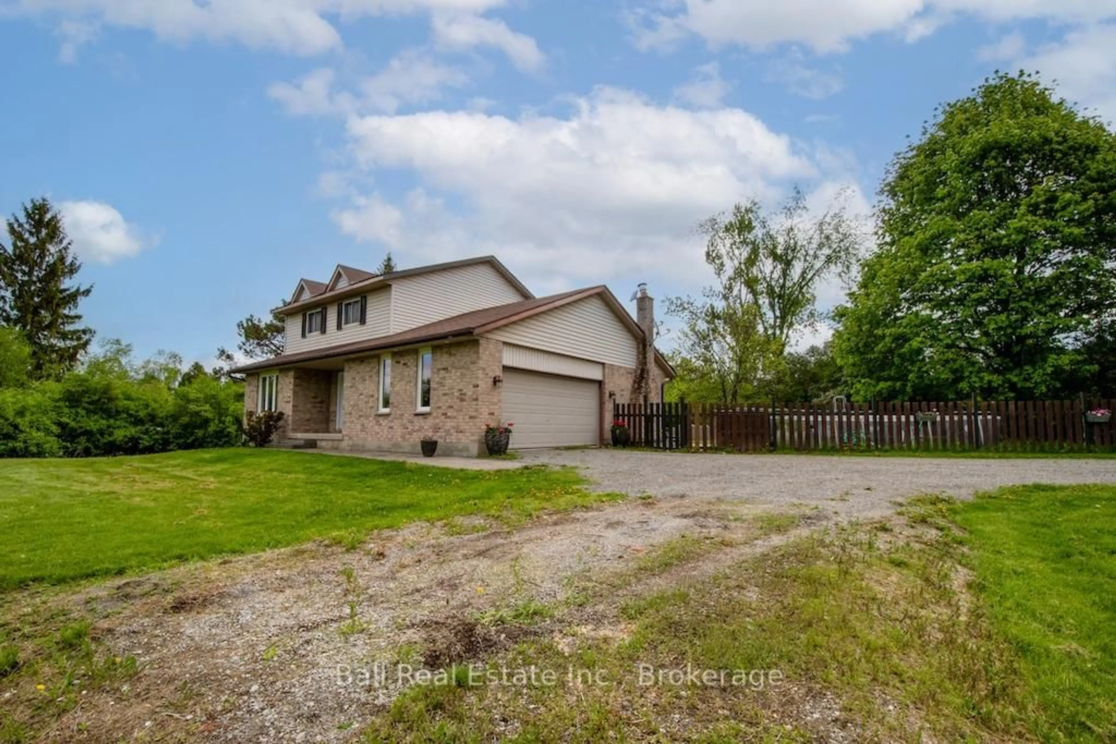 A pic from outside/outdoor area/front of a property/back of a property/a pic from drone, unknown for 1519 Holden Rd, Selwyn Ontario K9J 6X5