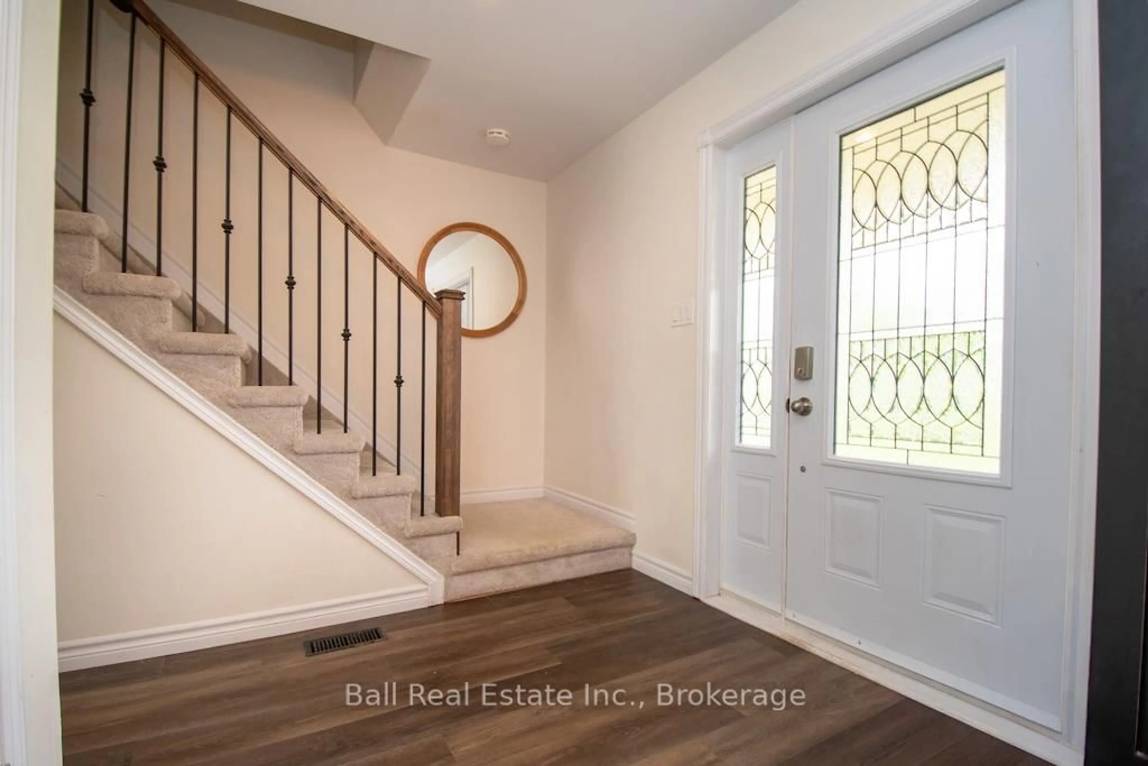 Indoor entryway for 1519 Holden Rd, Selwyn Ontario K9J 6X5