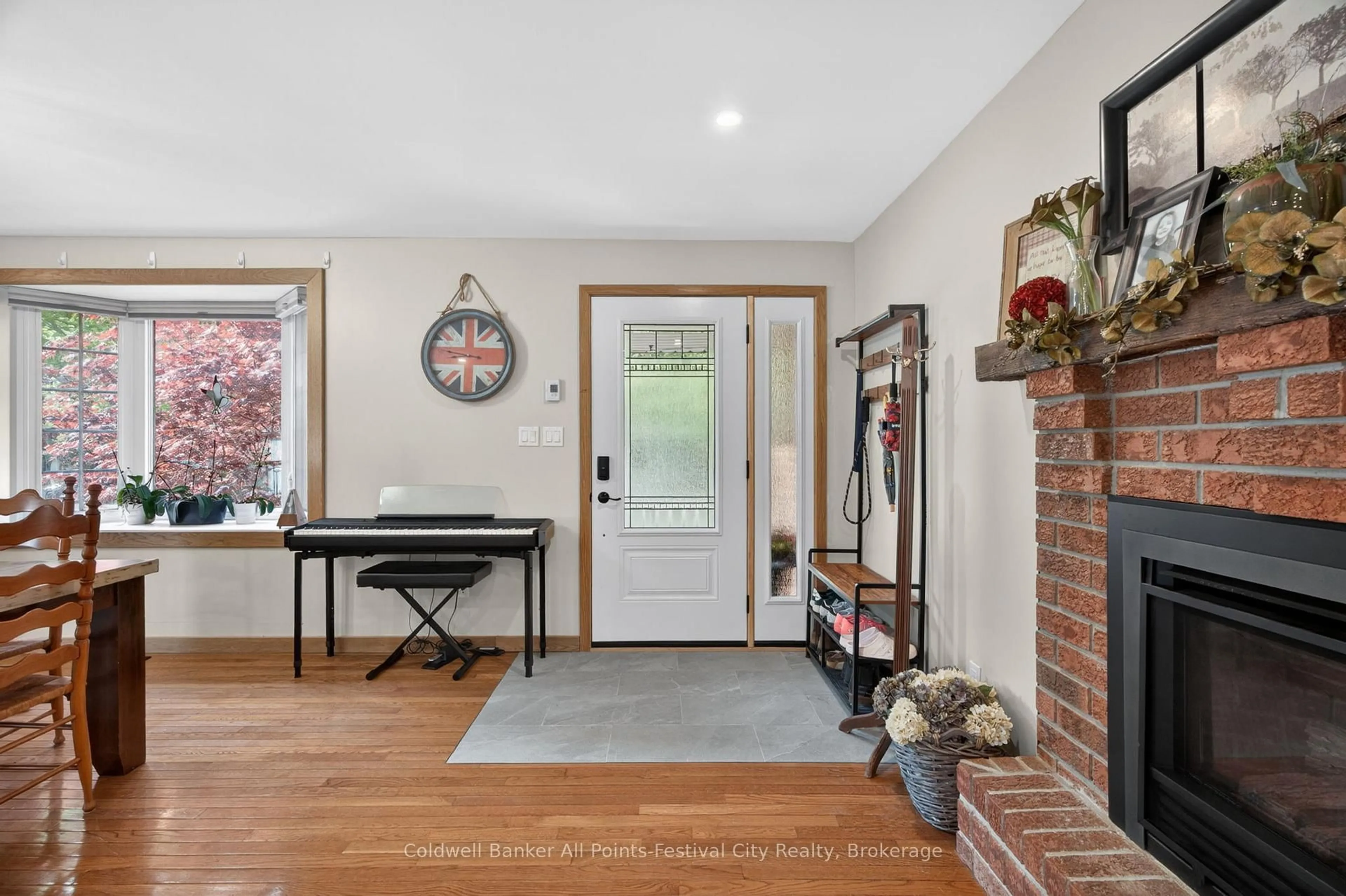 Indoor entryway for 145 Suncoast Dr, Goderich Ontario N7A 4C4
