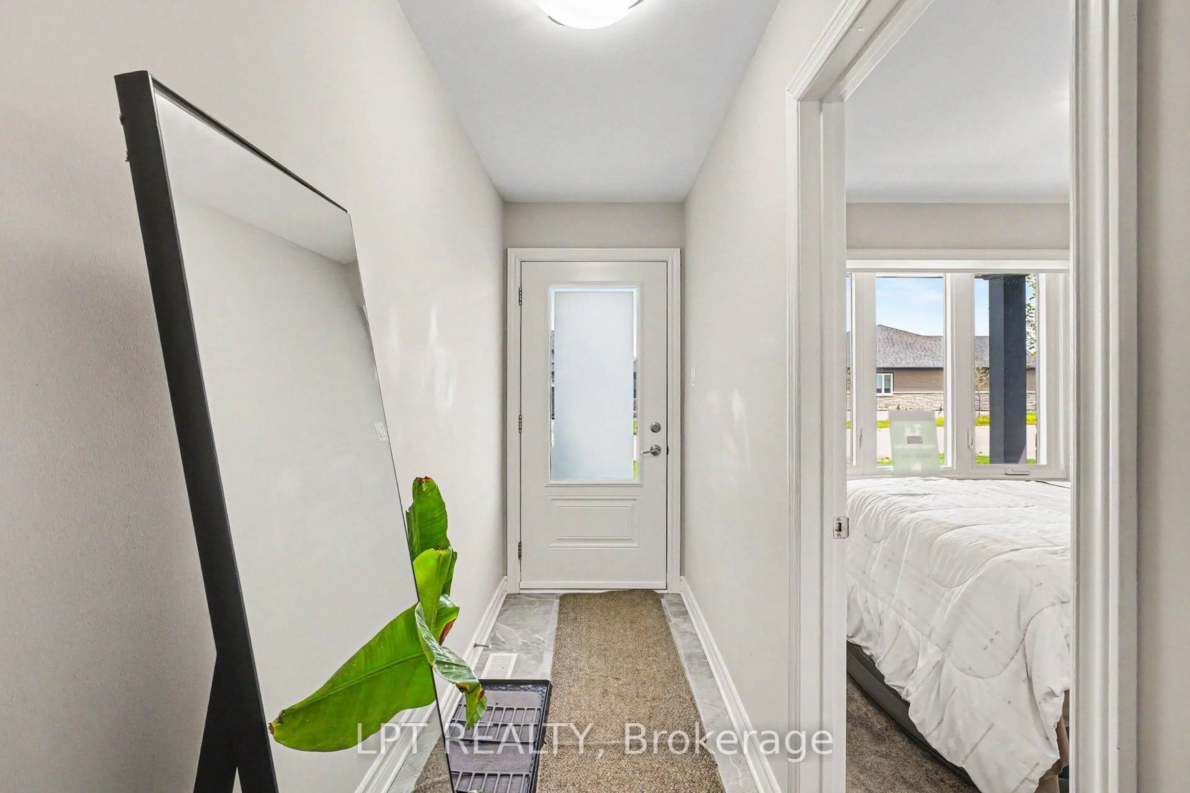 Indoor entryway for 34 Morgan Clouthier Way, Arnprior Ontario K7S 3M3