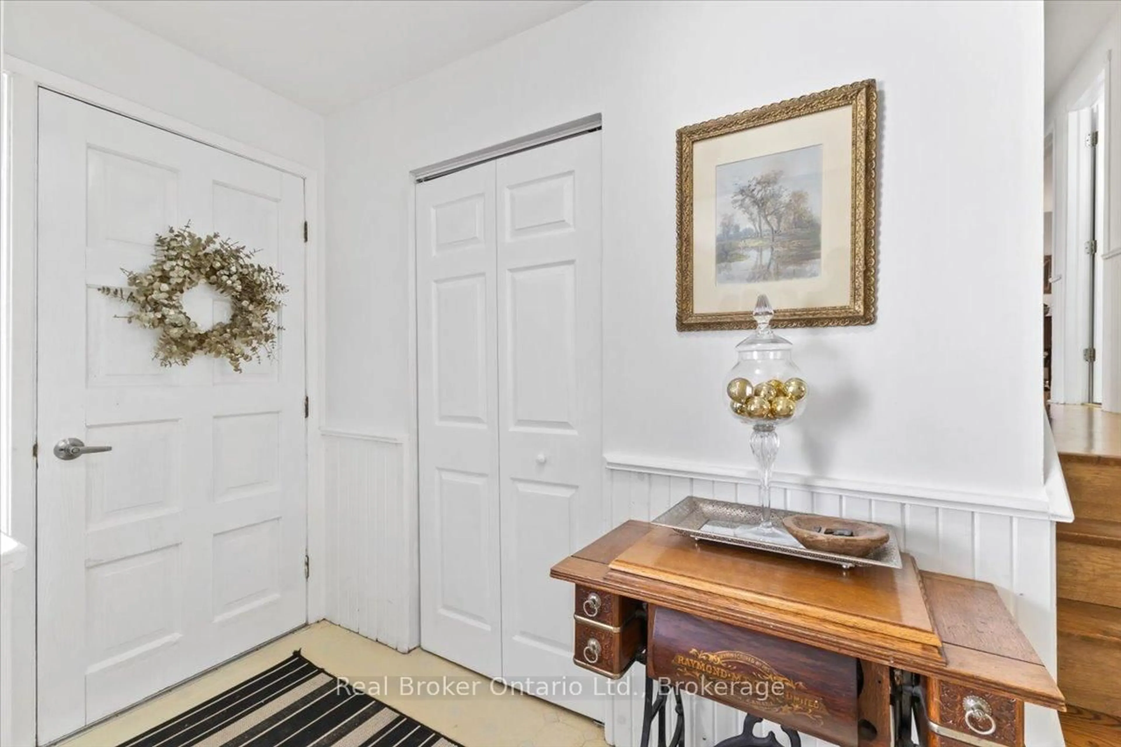 Indoor entryway for 109 Miller Cres, Minto Ontario N0G 2P0