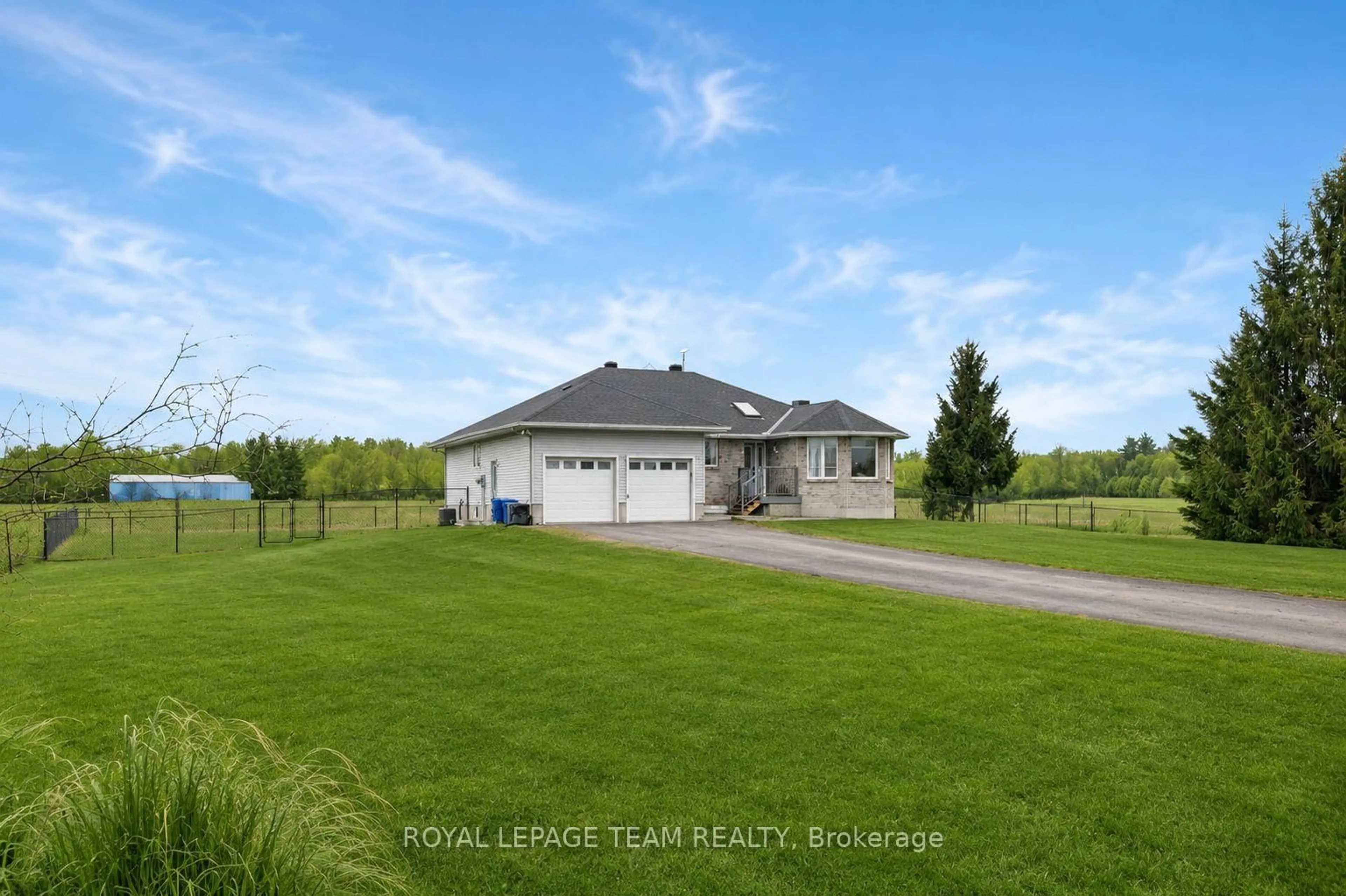 A pic from outside/outdoor area/front of a property/back of a property/a pic from drone, water/lake/river/ocean view for 2090 Old Birch Rd, Fitzroy Harbour Ontario K0A 1X0