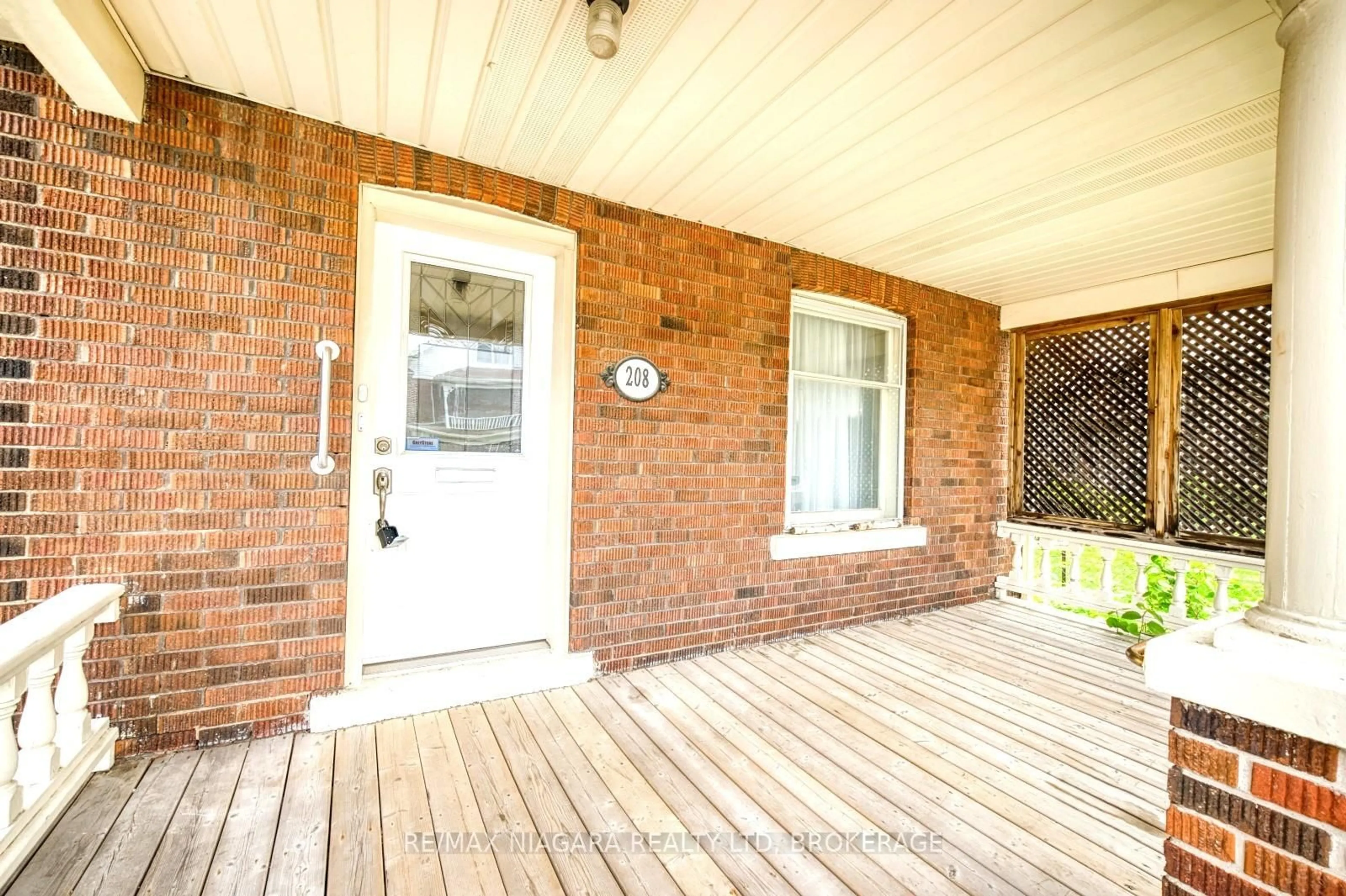 Unknown for 208 Hellems Ave, Welland Ontario L3B 3B7