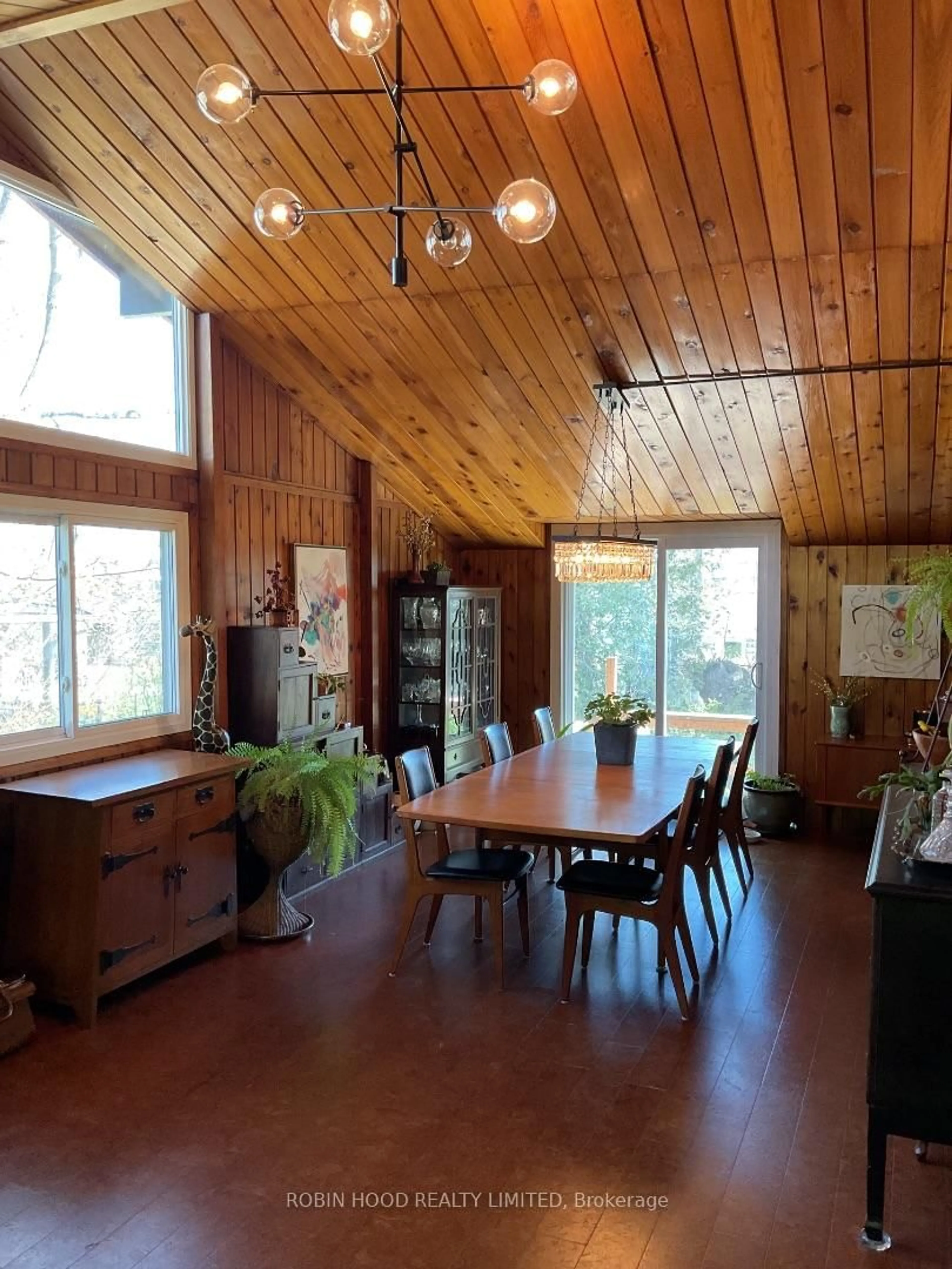 Dining room, wood/laminate floor for 19 Tanner Rd, Trent Hills Ontario K0L 1L0