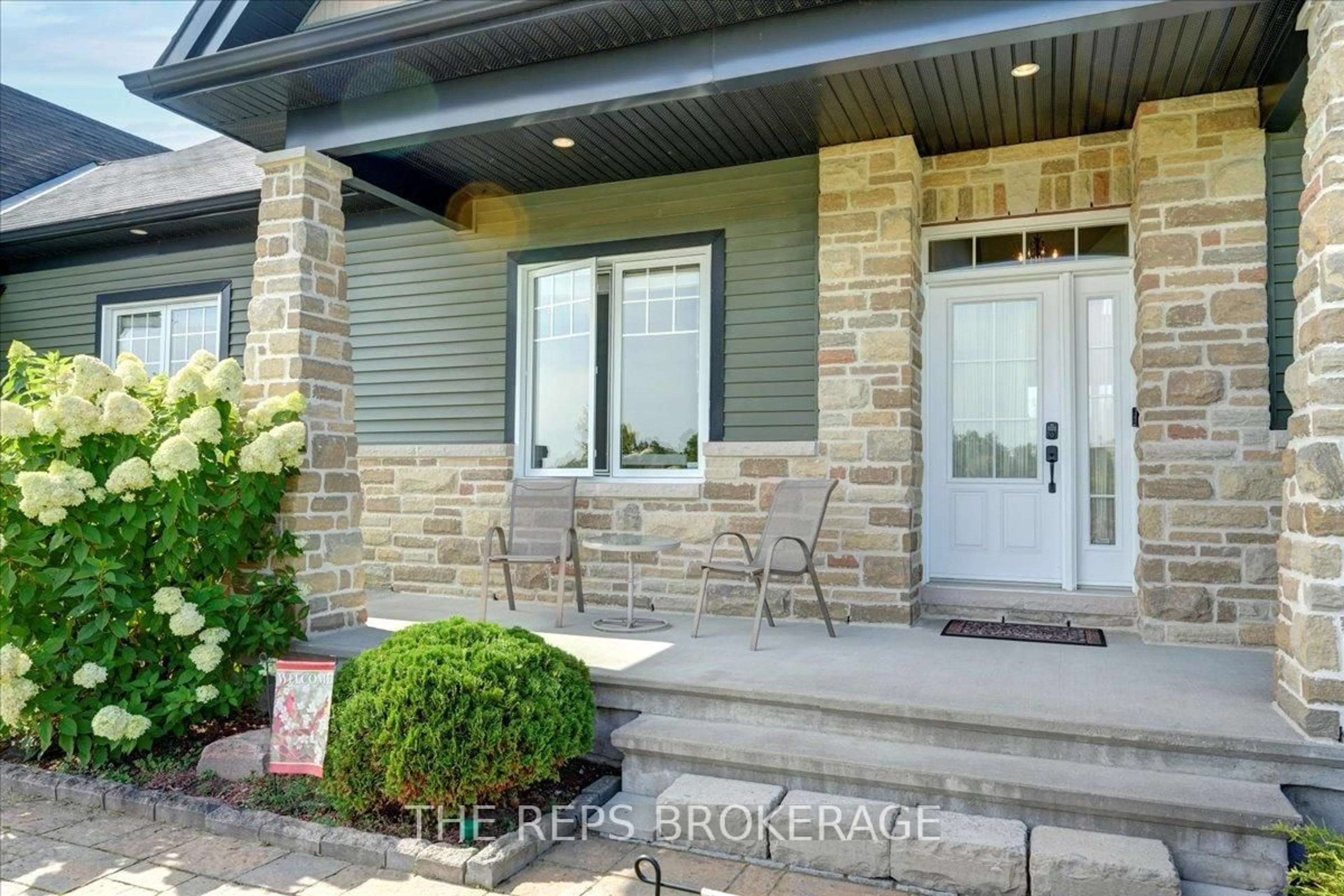 Home with brick exterior material, street for 206 Country Lane Dr, Carleton Place Ontario K7C 3P2