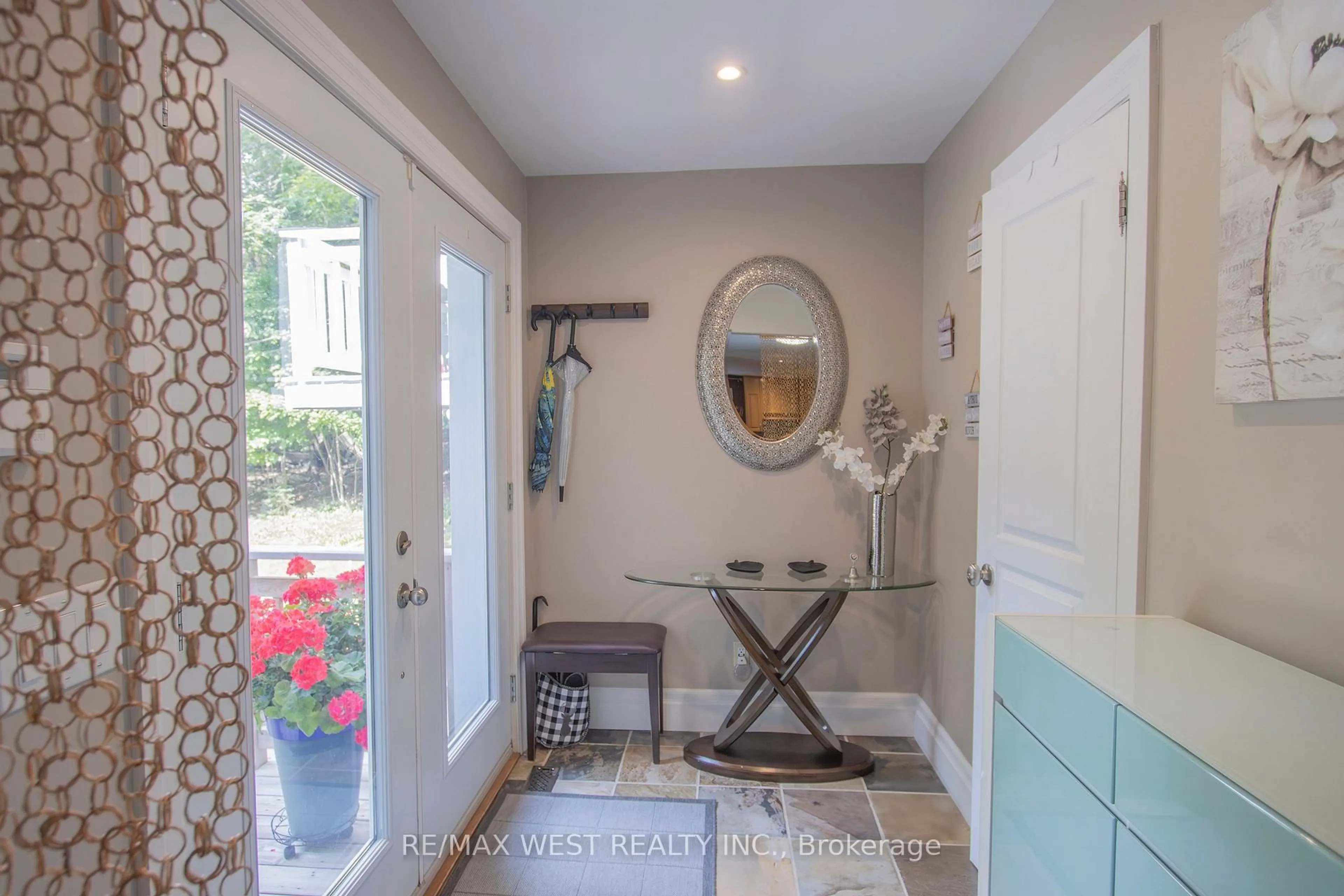 Indoor entryway for 1158 Lorne Lane, Dysart et al Ontario K0M 1S0