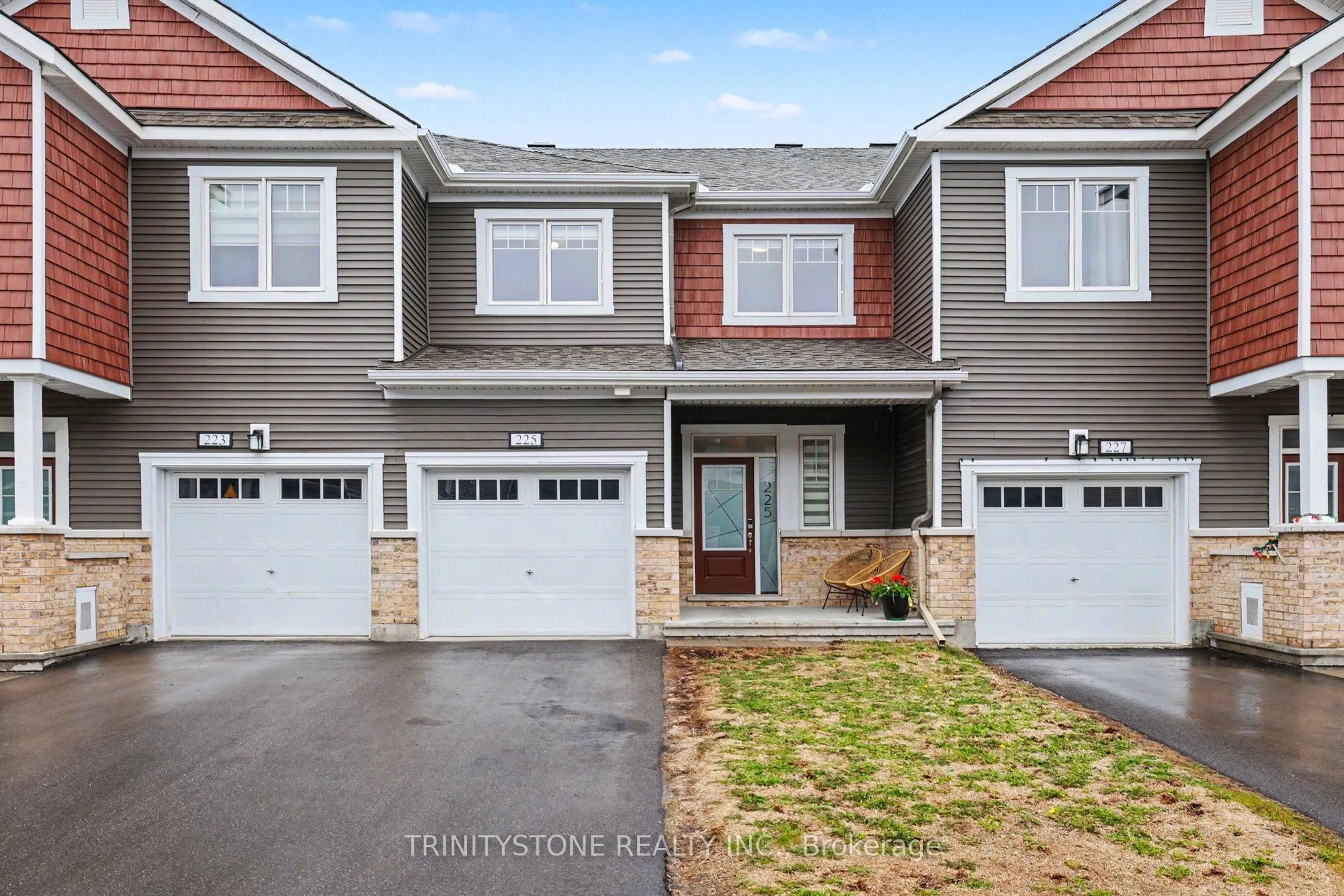 Unknown for 225 Billrian Cres, Ottawa Ontario K2S 3A5