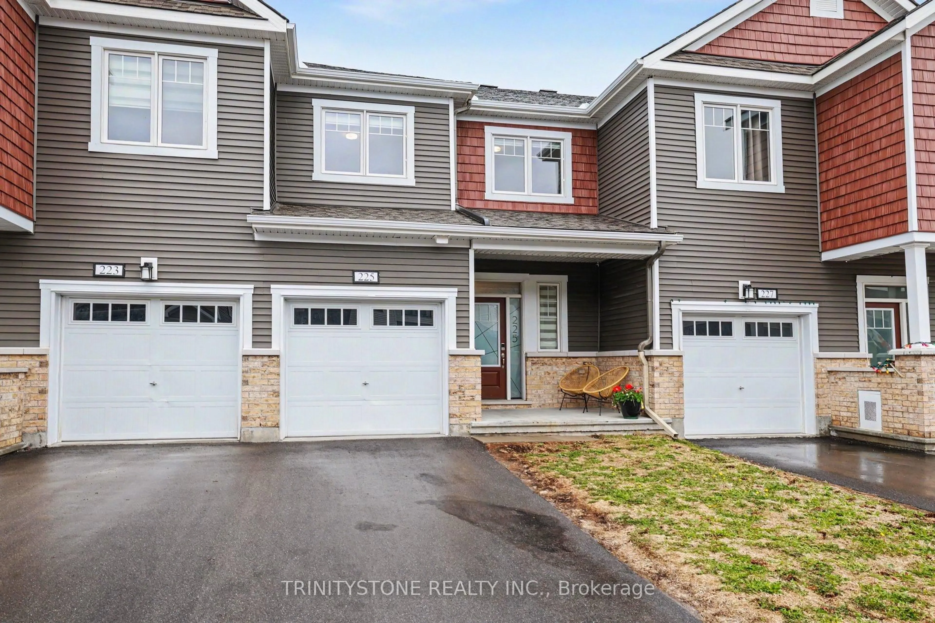 Unknown for 225 Billrian Cres, Ottawa Ontario K2S 3A5