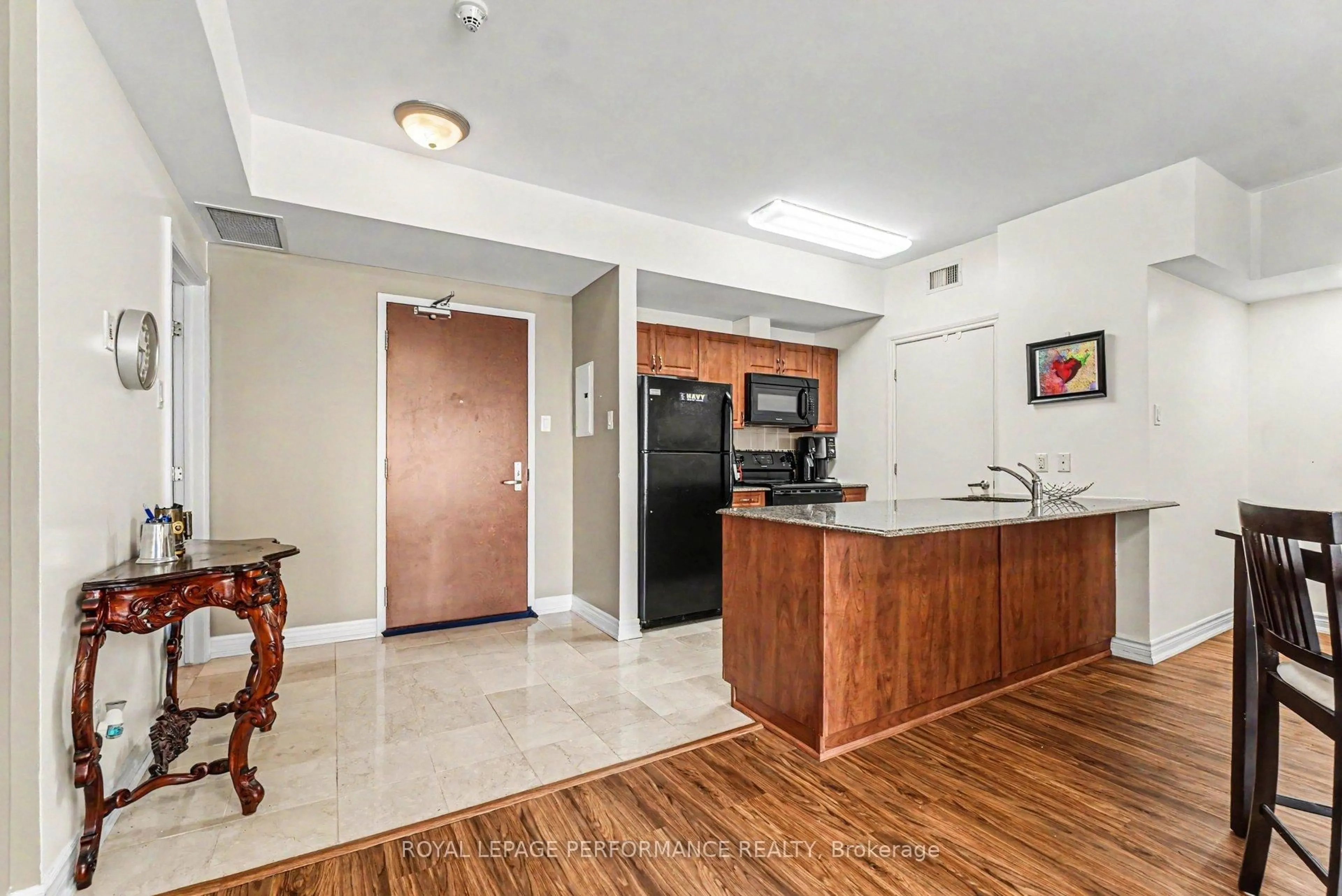 Standard kitchen, unknown for 234 Rideau St #2205, Ottawa Ontario K1N 0A9