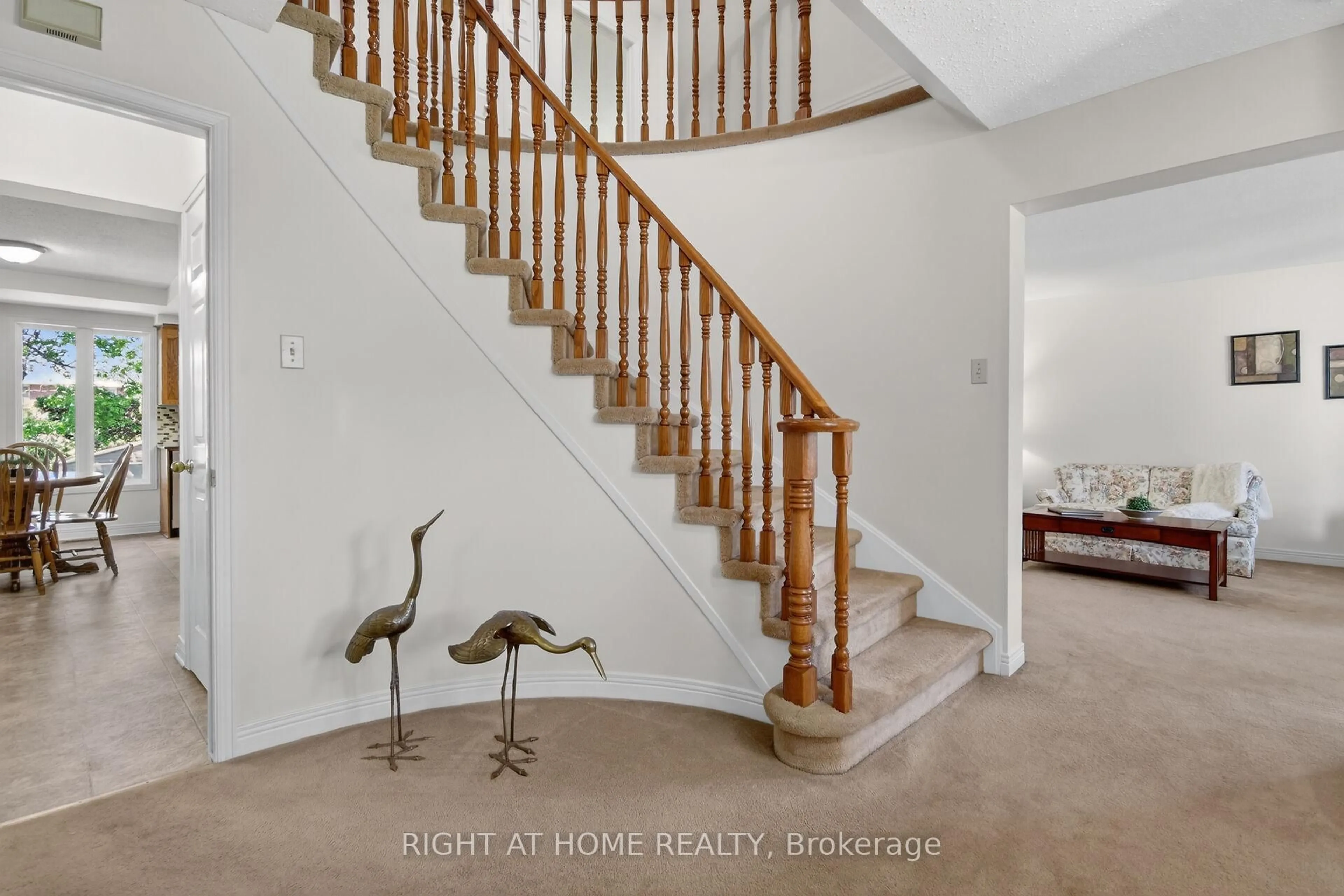 Unknown for 66 Beechfern Dr, Stittsville Ontario K2S 1E3