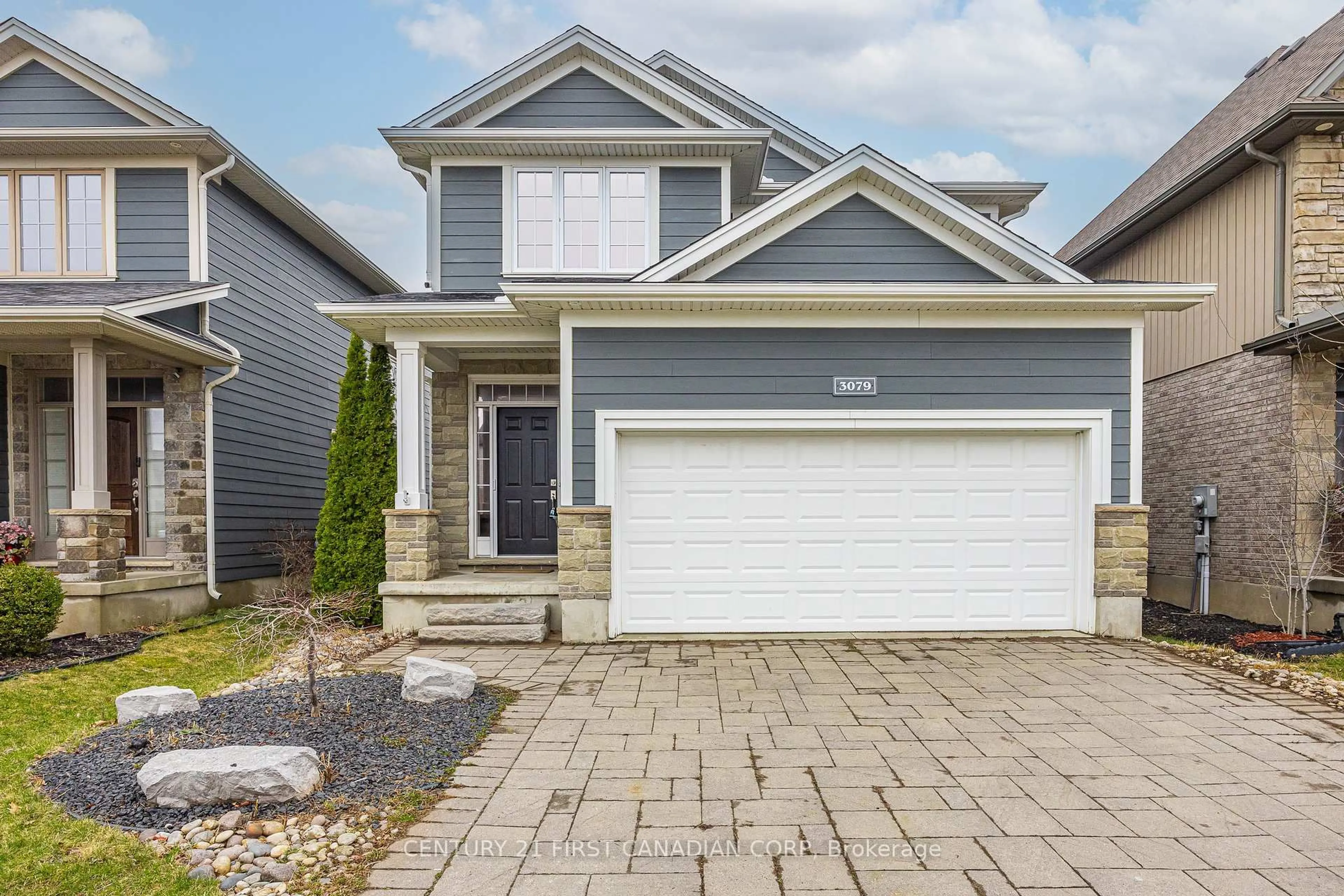 Home with vinyl exterior material, street for 3079 Pomeroy Lane, London South Ontario N6P 0B6