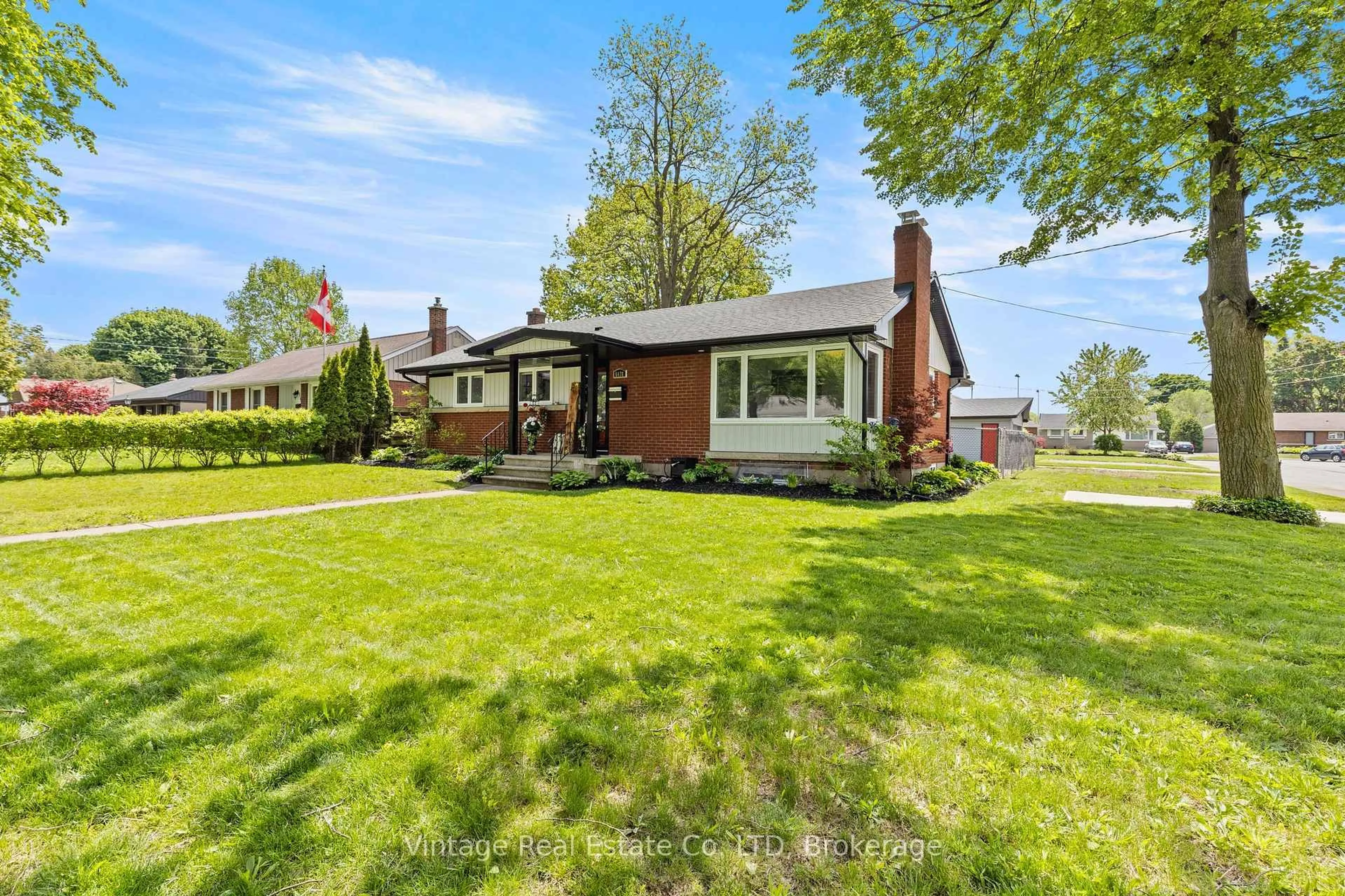 Unknown for 6478 Russell St, Niagara Falls Ontario L2J 1P5