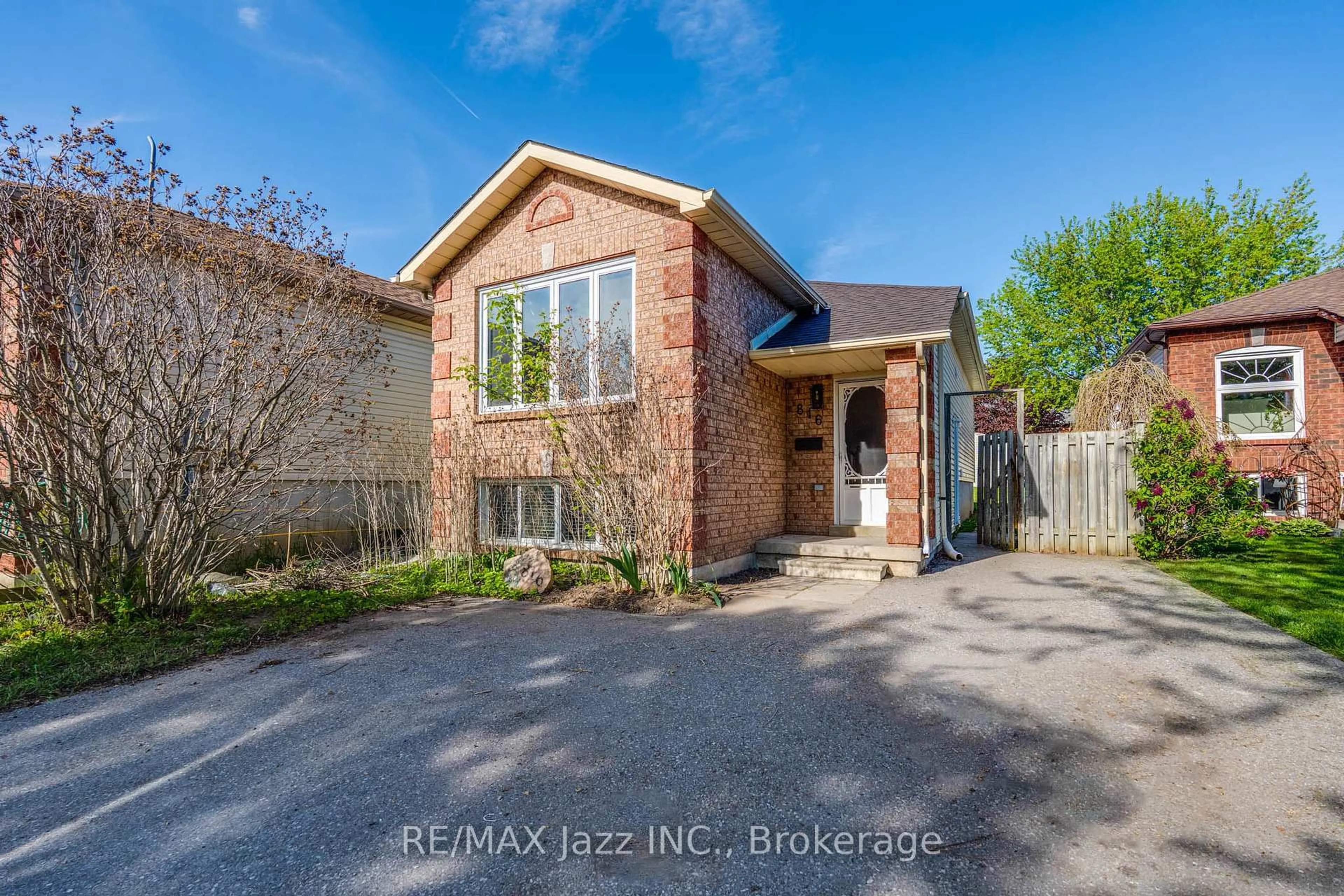 Home with brick exterior material, street for 816 Battell Crt, Cobourg Ontario K9A 5R7