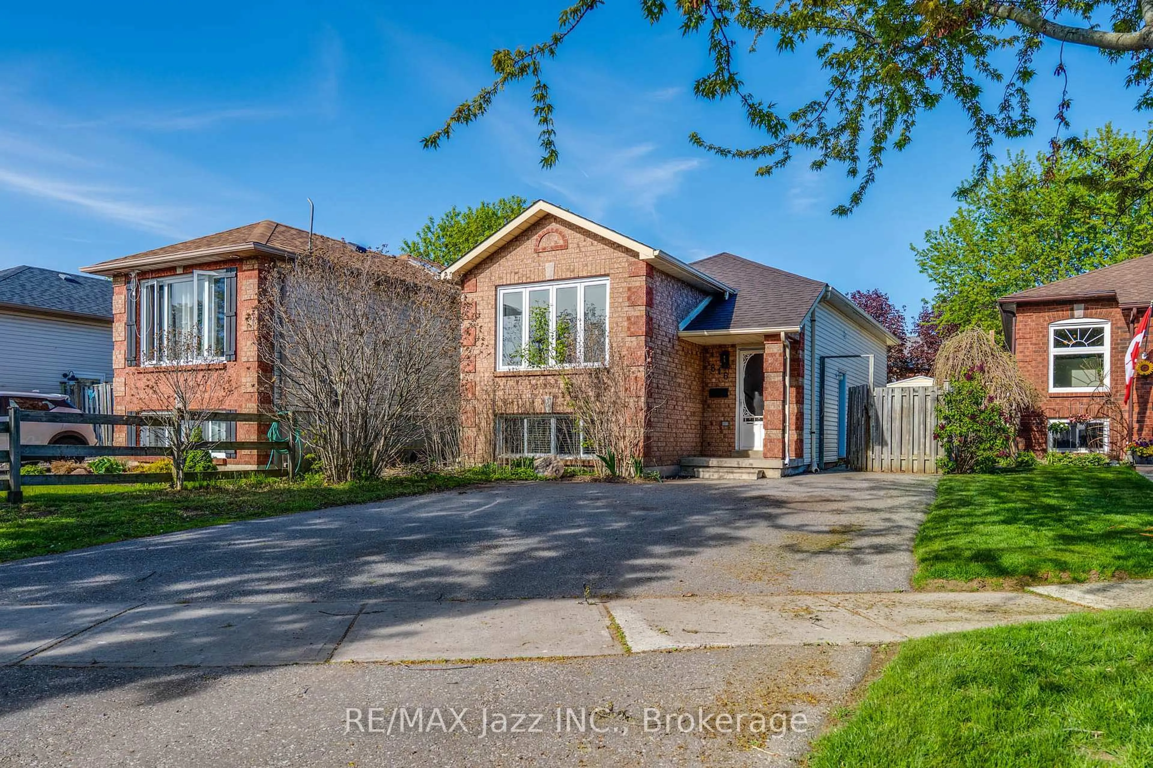 Home with brick exterior material, street for 816 Battell Crt, Cobourg Ontario K9A 5R7