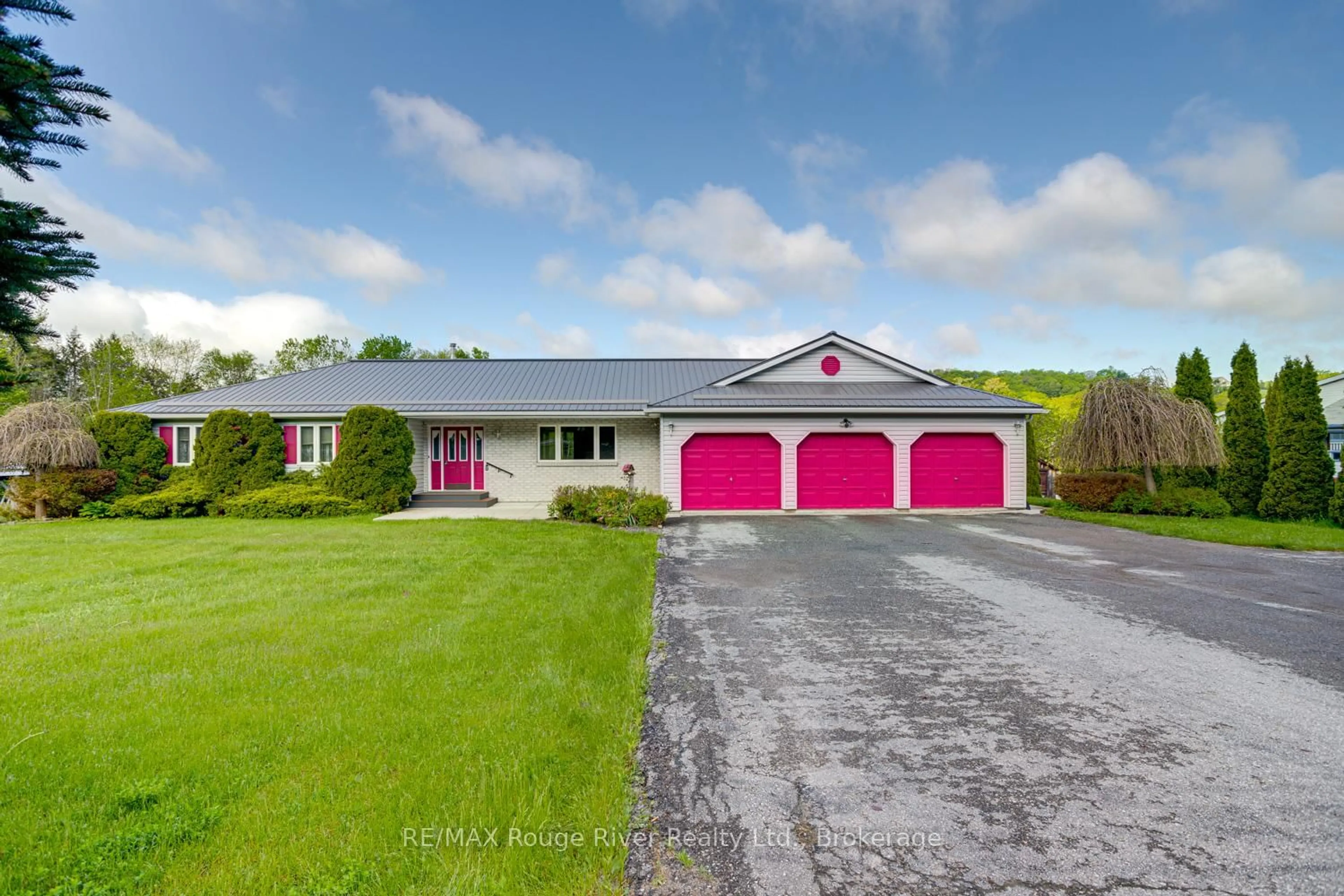 A pic from outside/outdoor area/front of a property/back of a property/a pic from drone, street for 3360 Burnham St, Hamilton Township Ontario K9A 0N8