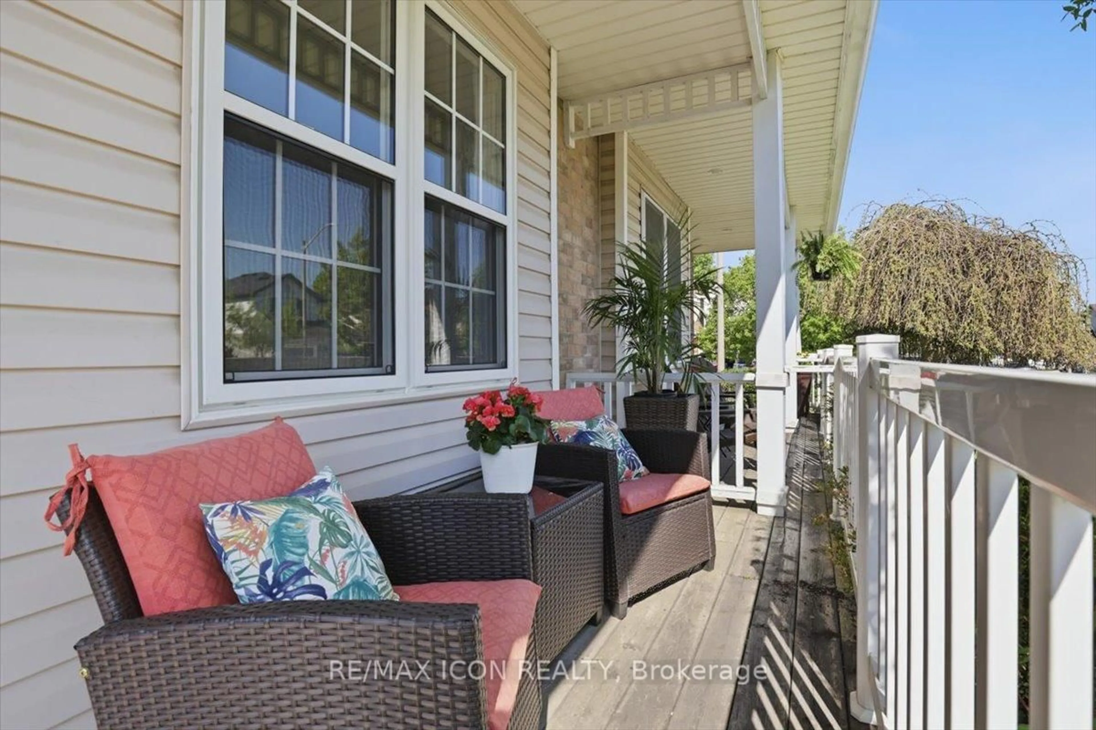Patio, street for 30 Bristow Creek Dr, Woolwich Ontario N3B 3K6