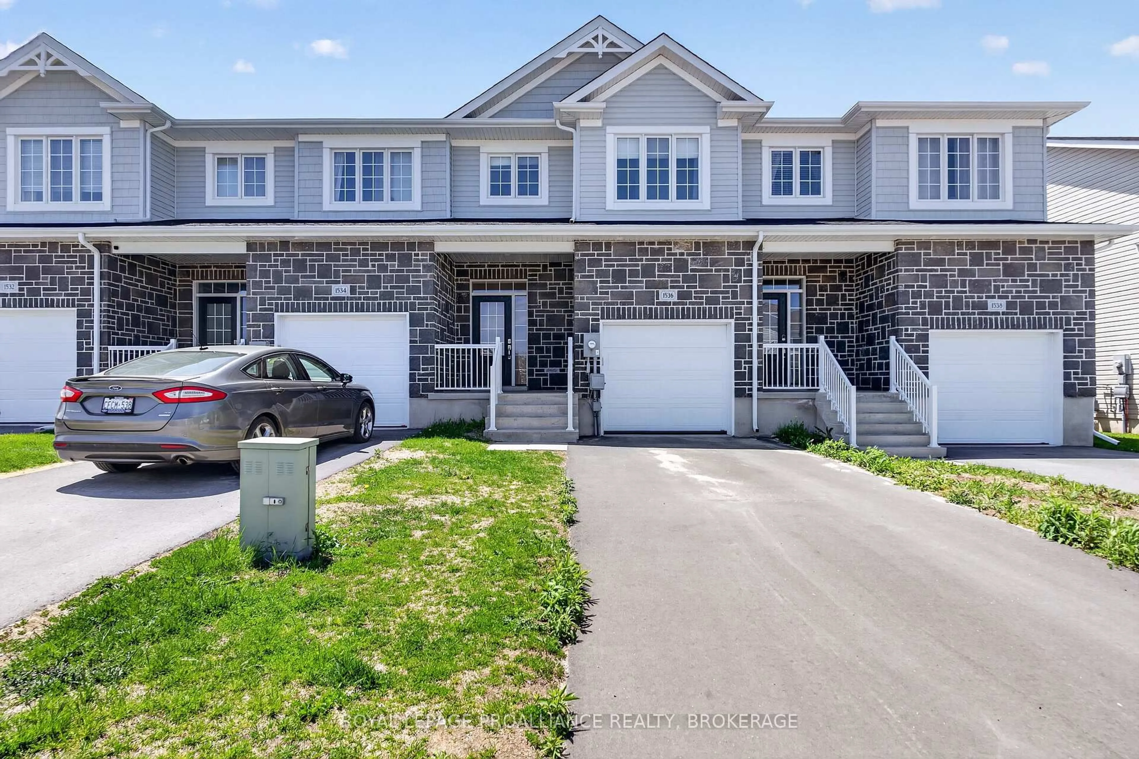 Unknown for 1536 Scarlet St, Kingston Ontario K7K 0H6