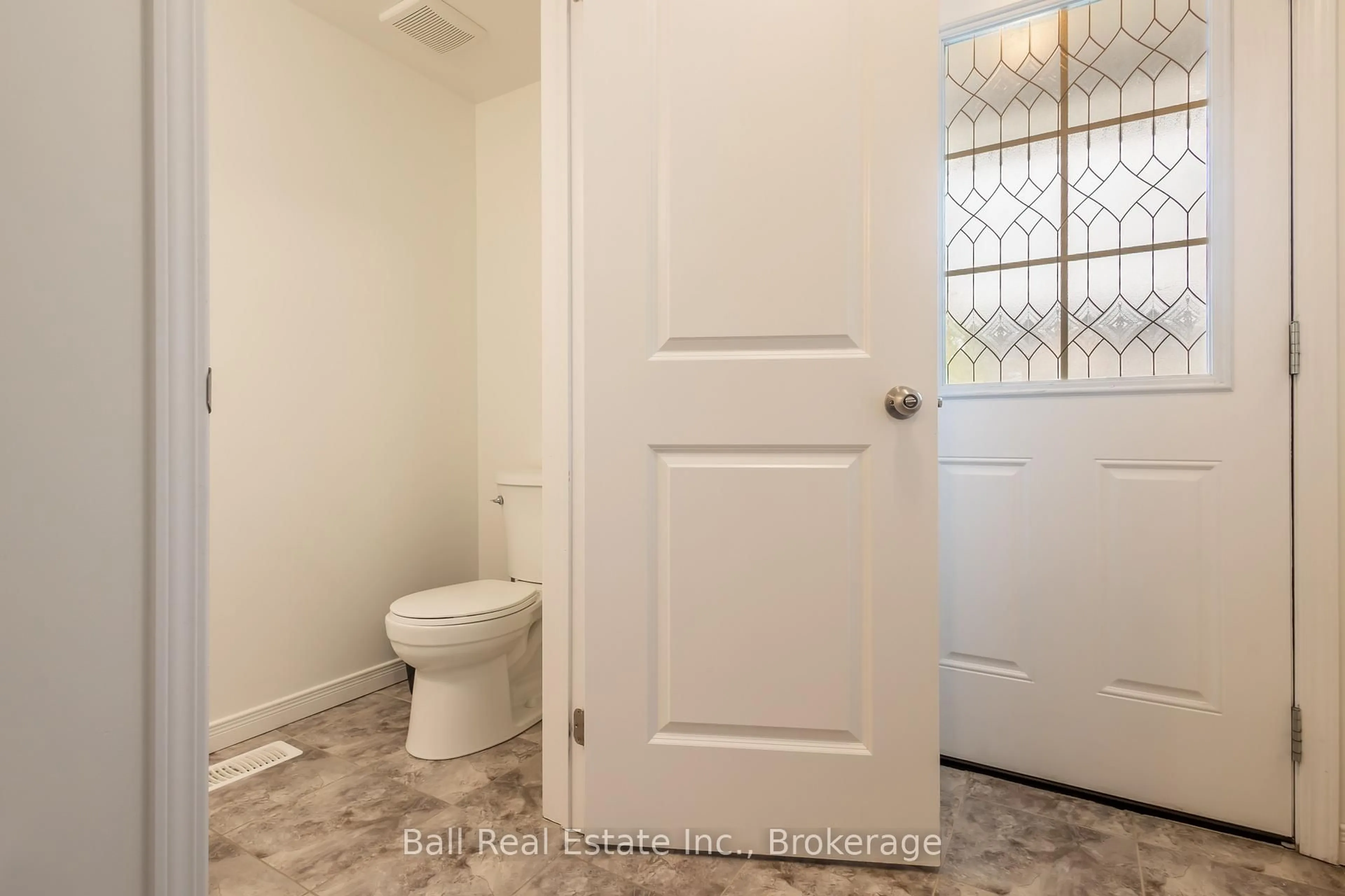 A pic of a room for 1620 Hetherington Dr, Peterborough Ontario K9L 1Y7