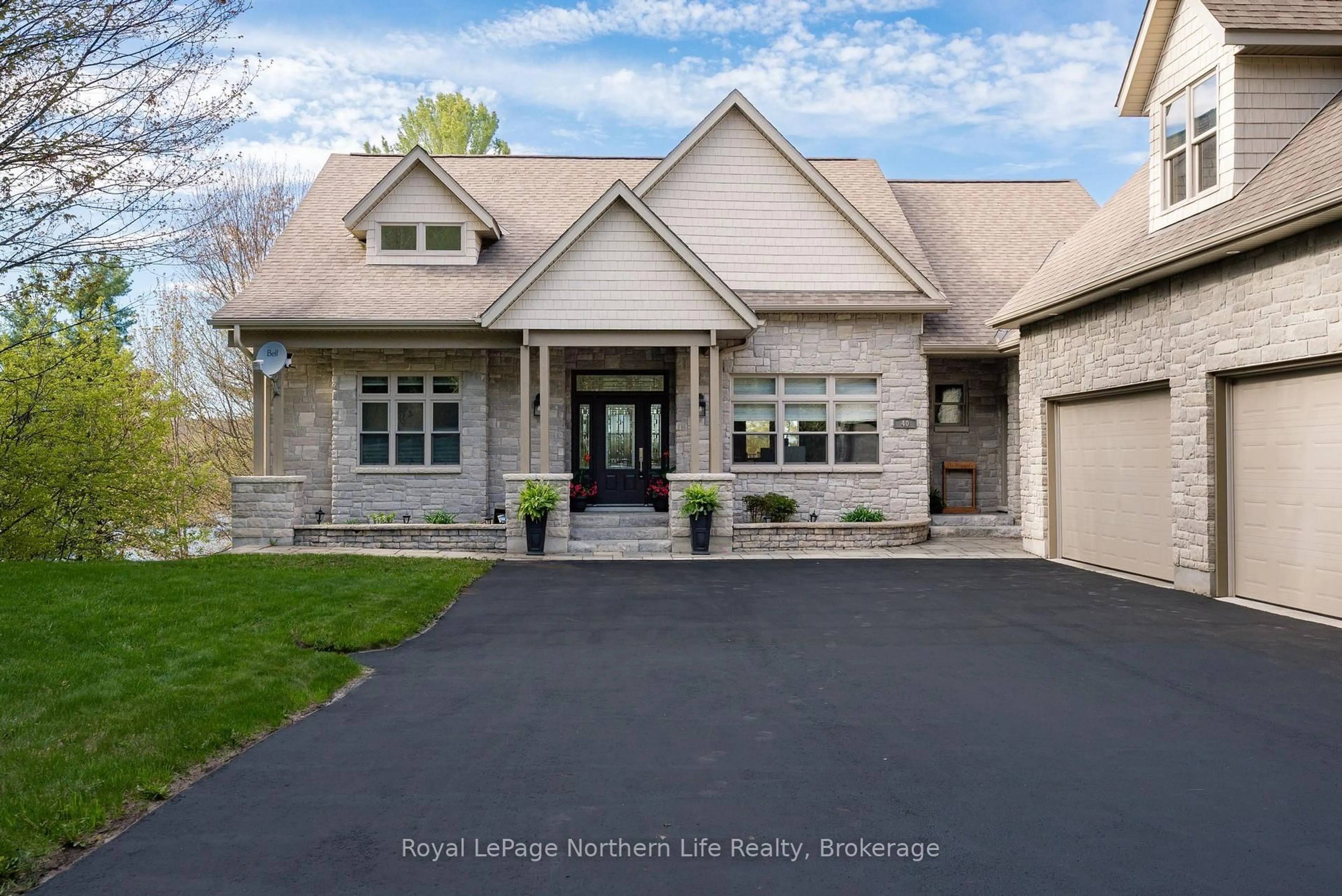 Home with brick exterior material, street for 40 Pargeter Dr, East Ferris Ontario P0H 1B0