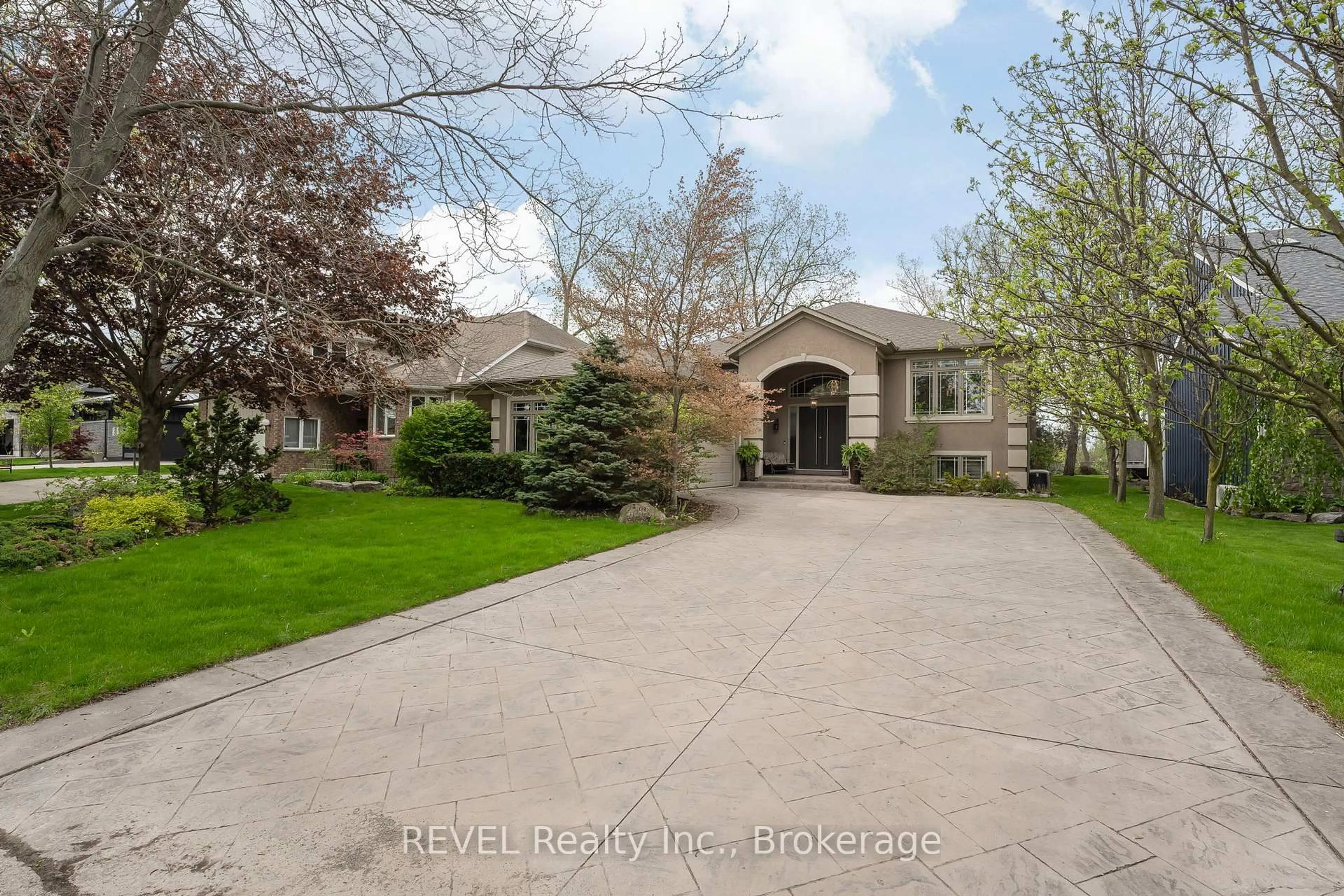 Unknown for 661 Clarence St, Port Colborne Ontario L3K 6B8