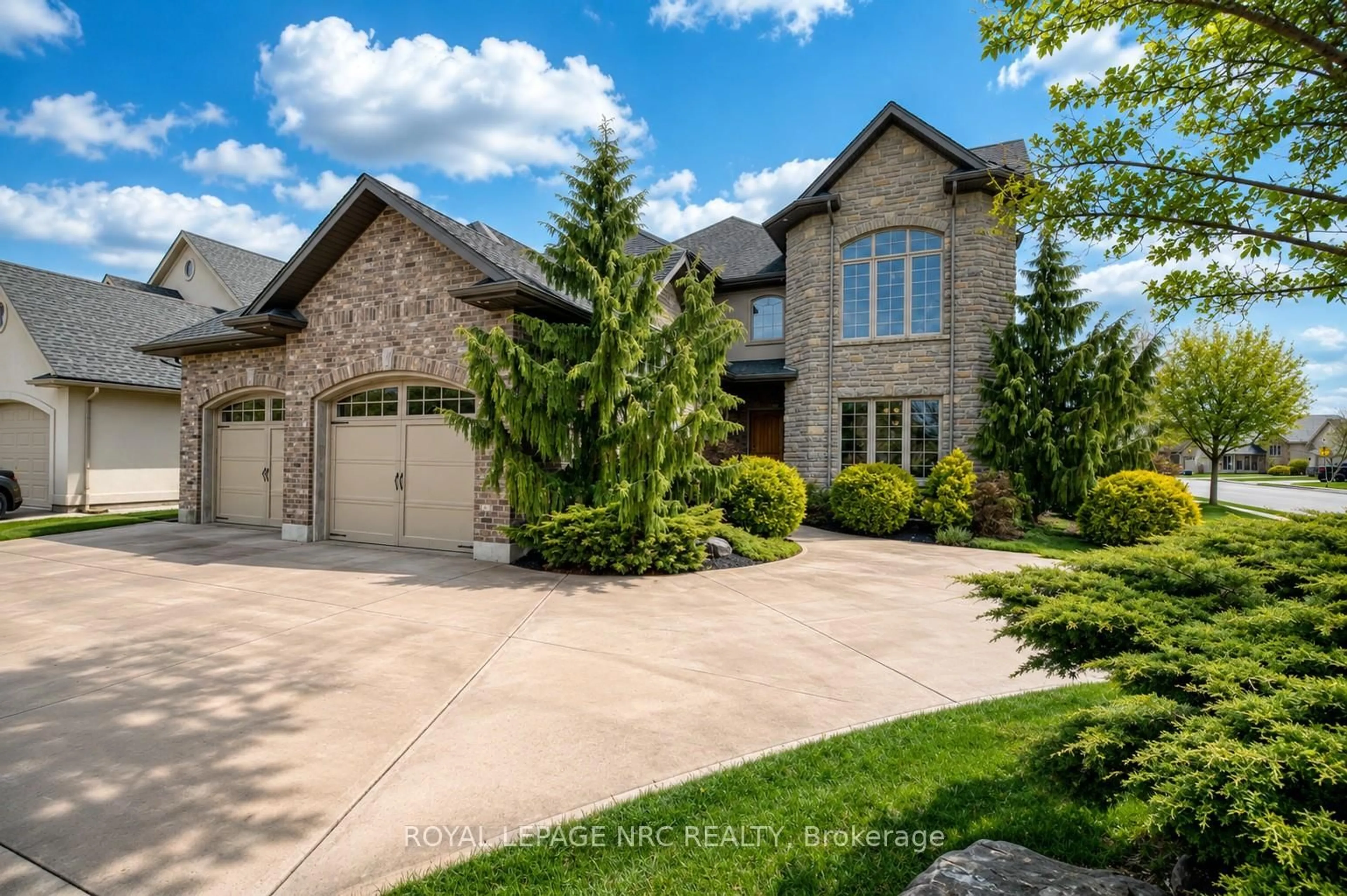 Home with brick exterior material, street for 8479 Forestview Blvd, Niagara Falls Ontario L2H 0B2