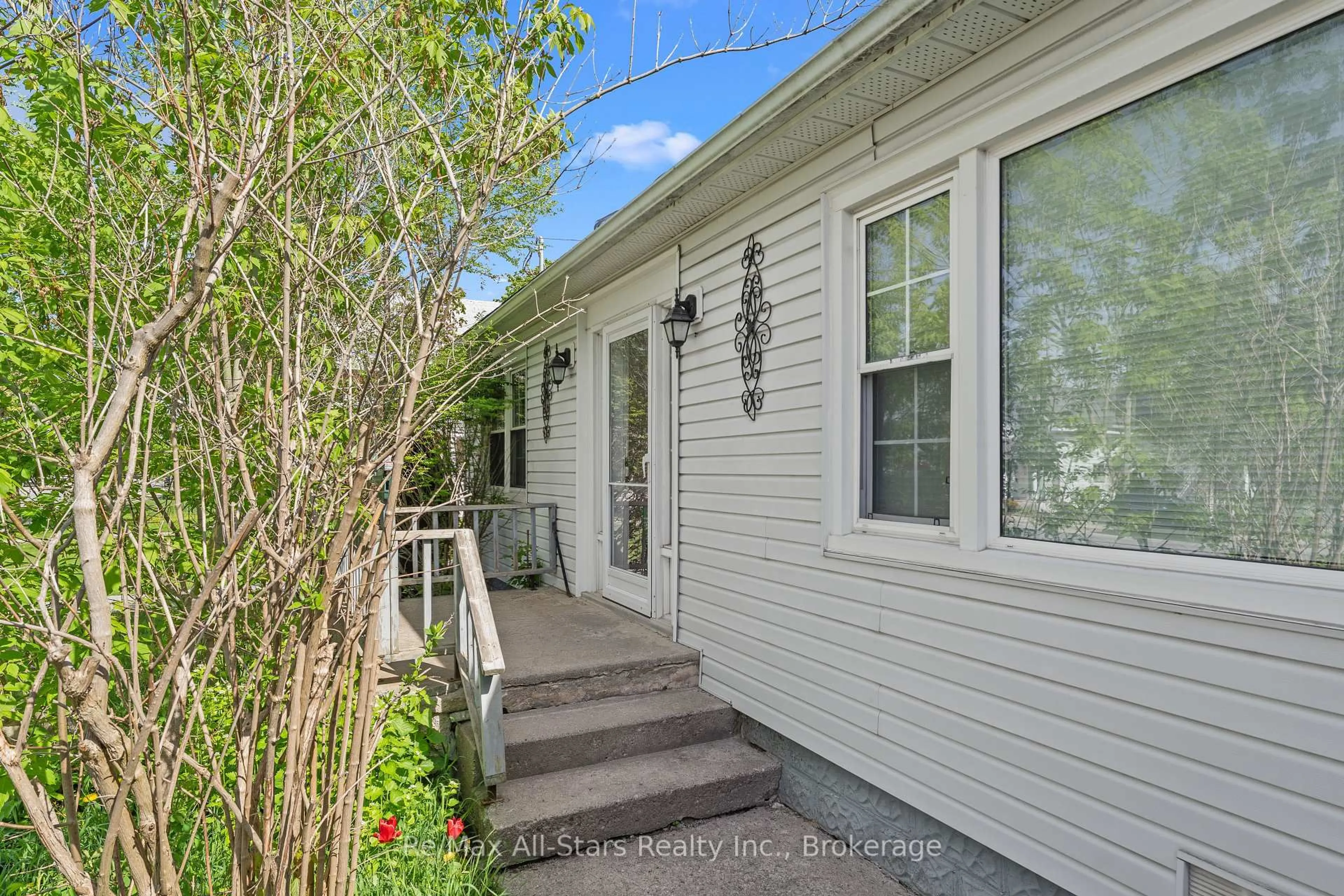 Unknown for 29 Francis St, Kawartha Lakes Ontario K0M 1N0