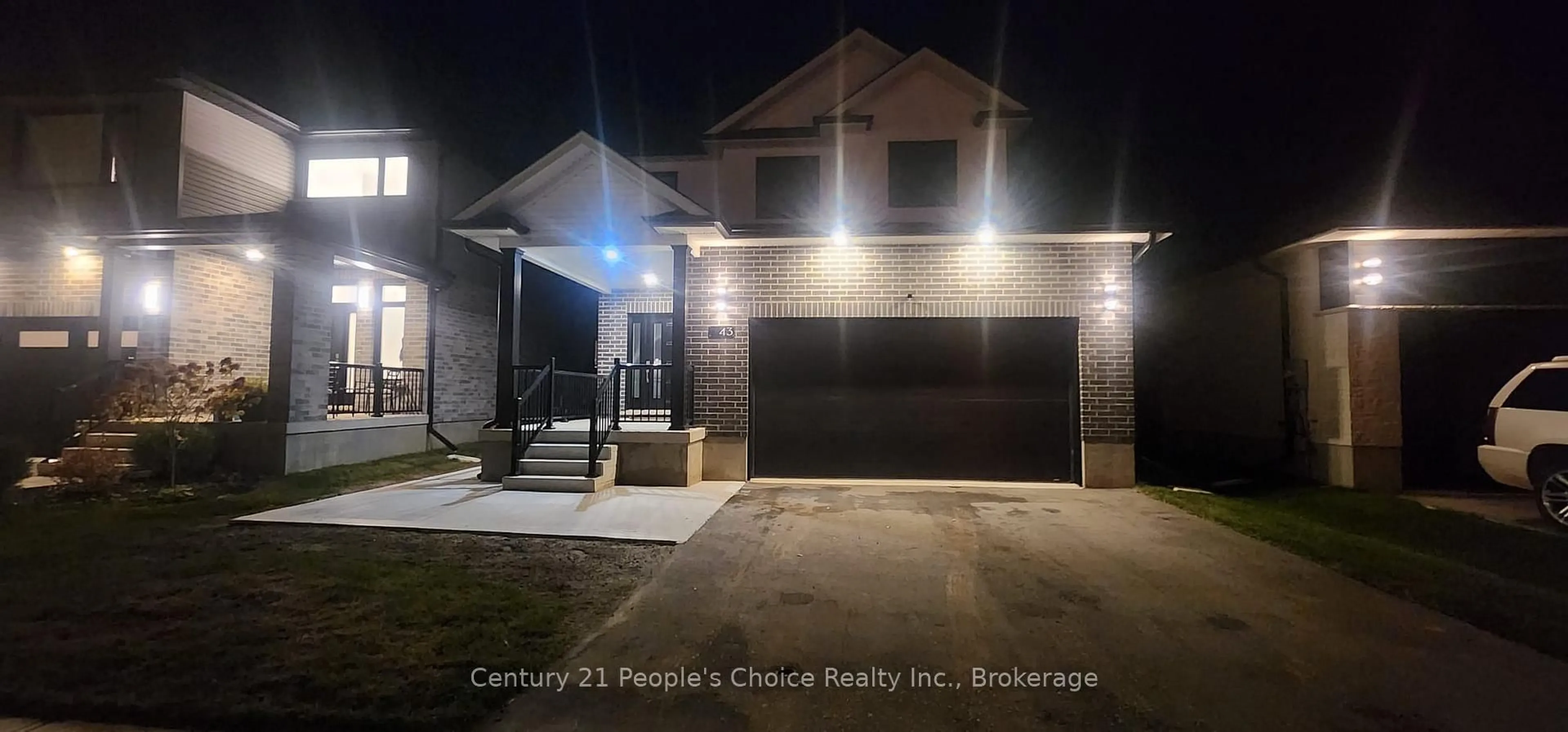 Unknown for 43 Weymouth St, Woolwich Ontario N3B 0E6