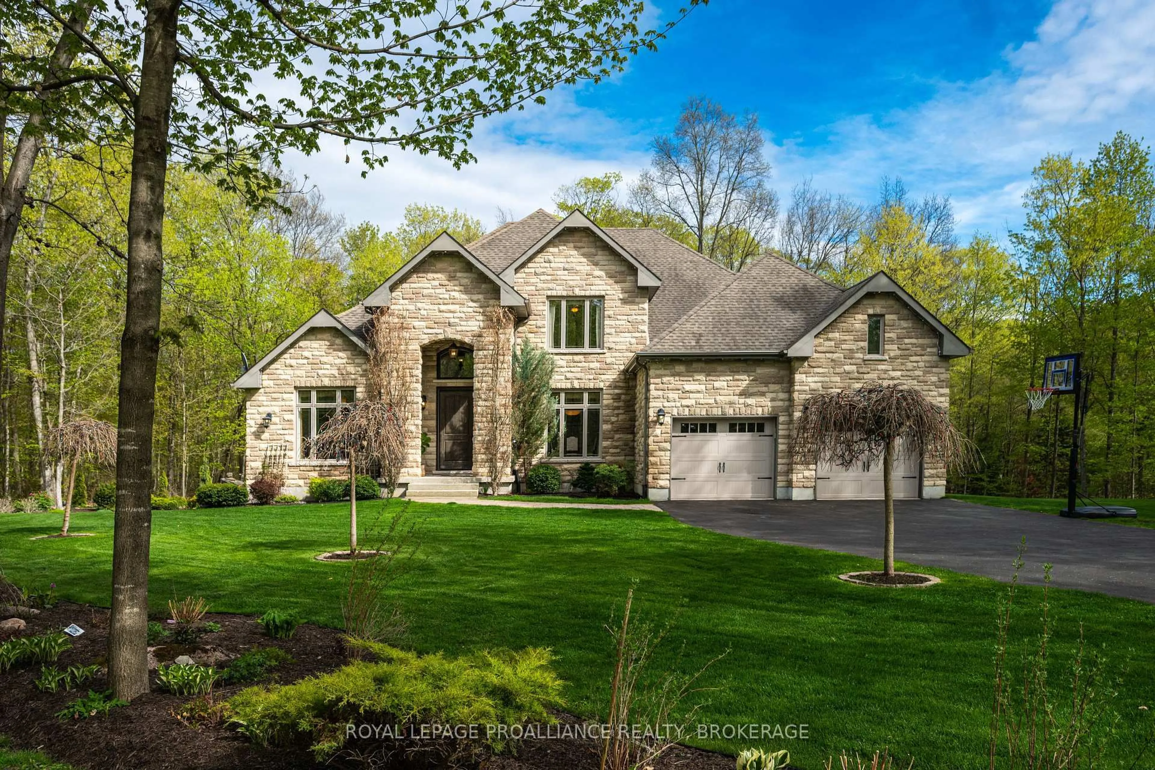 Home with brick exterior material, street for 2918 Leeman Rd, Mcdonalds Corners Ontario K0H 1M0