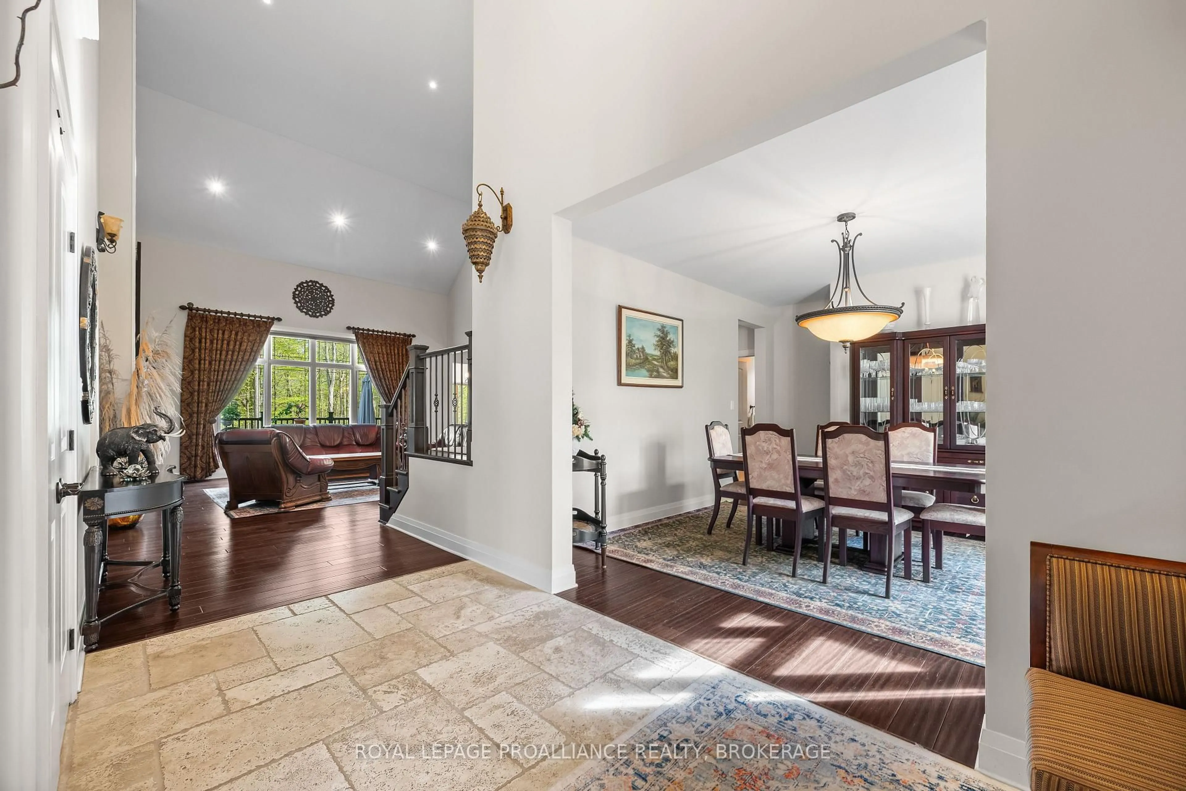 Dining room, ceramic/tile floor for 2918 Leeman Rd, Mcdonalds Corners Ontario K0H 1M0