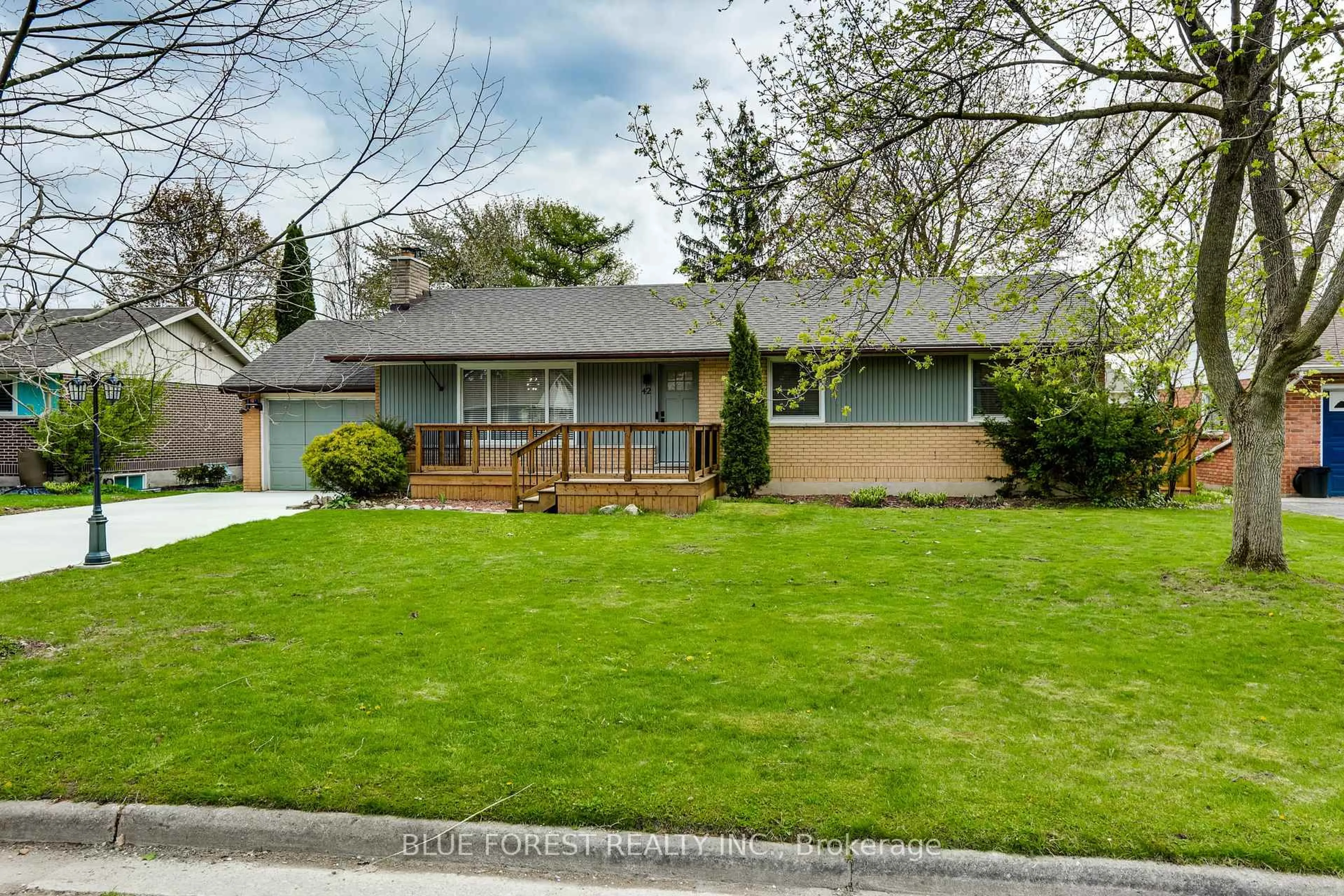 Home with vinyl exterior material, street for 42 Regency Rd, London North Ontario N6H 4A8
