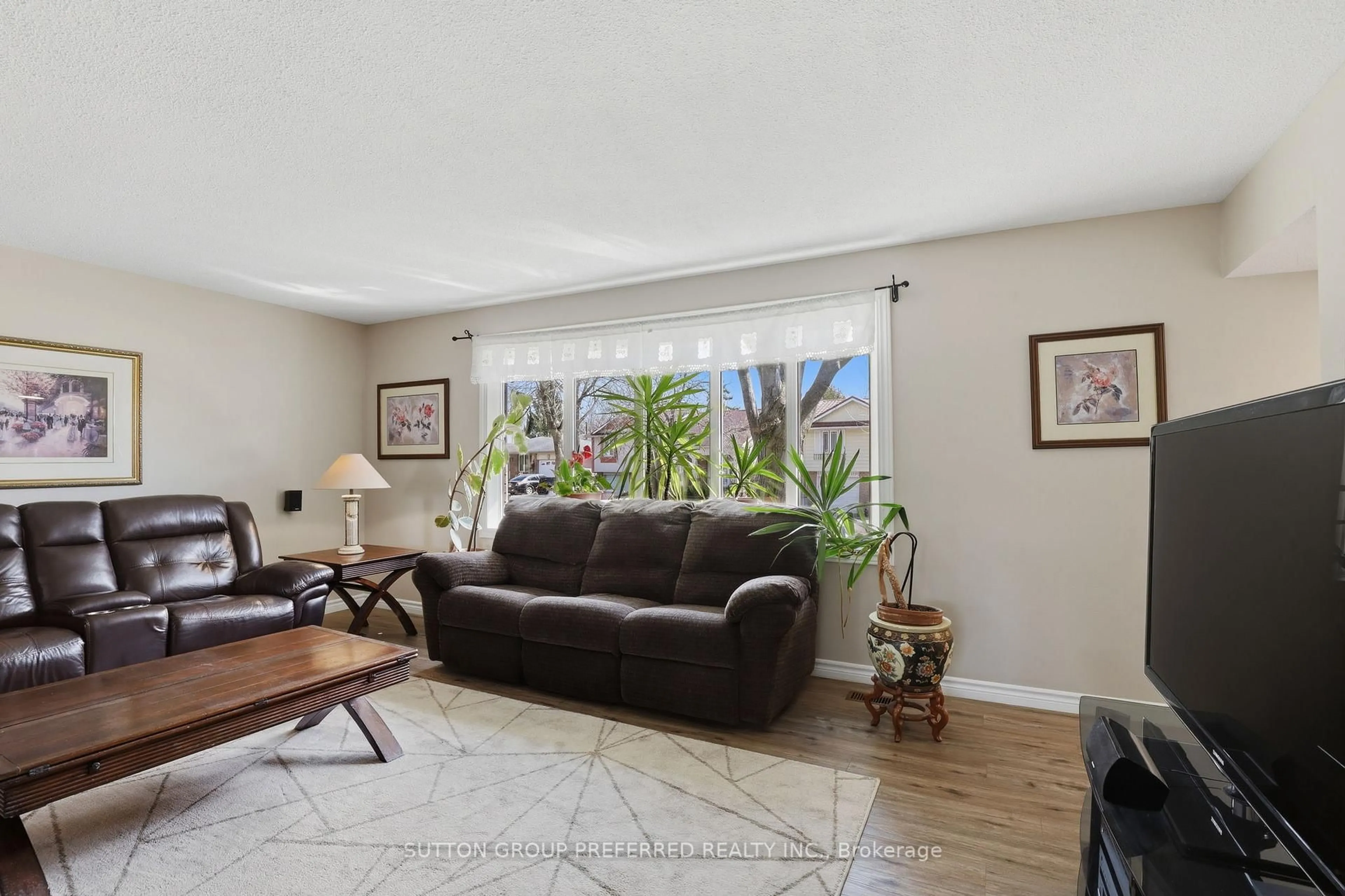 Living room with furniture, unknown for 38 Alayne Cres, London South Ontario N6E 2A3