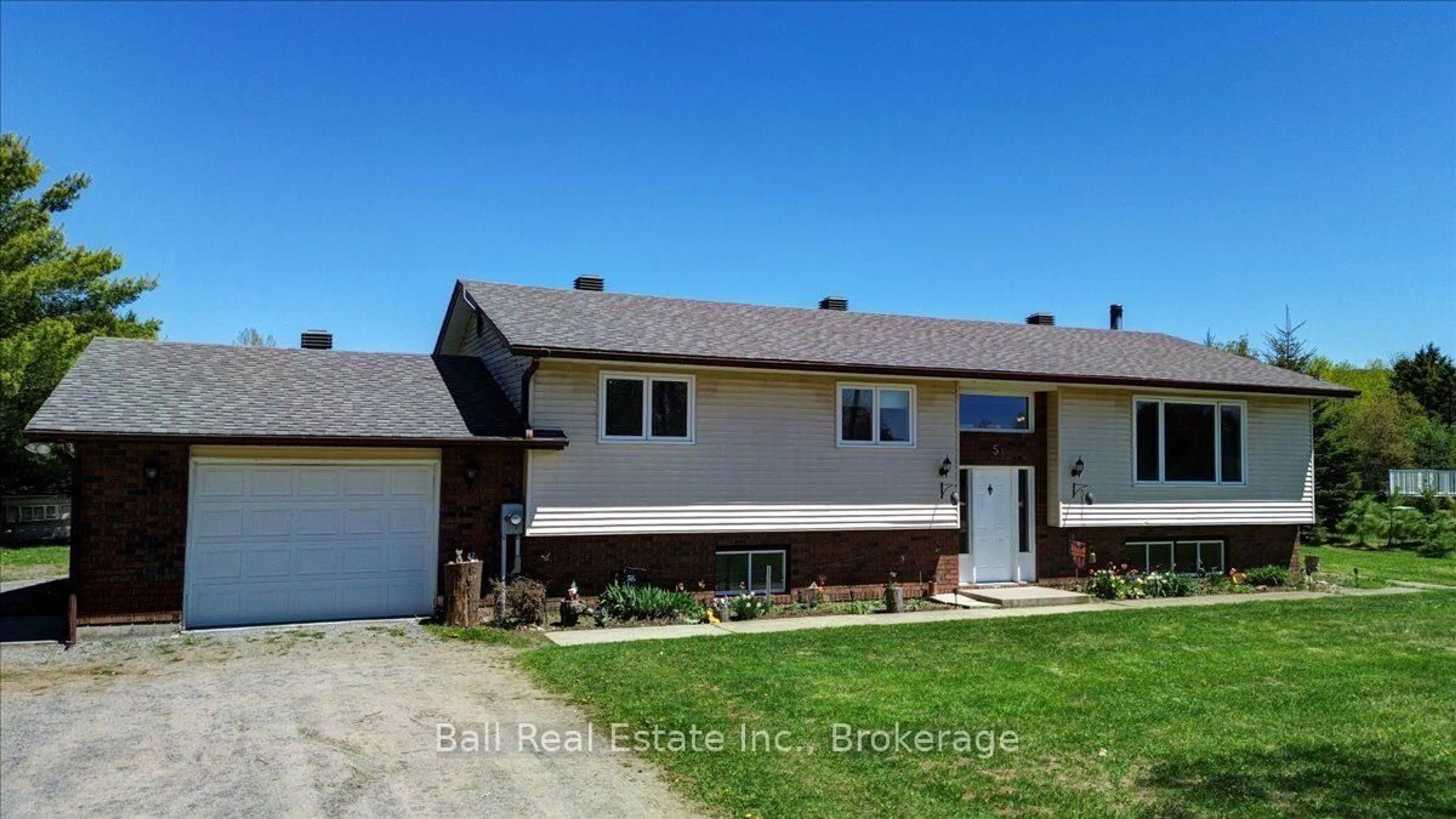 Home with brick exterior material, street for 51 Golfview Dr, Bancroft Ontario K0L 1C0