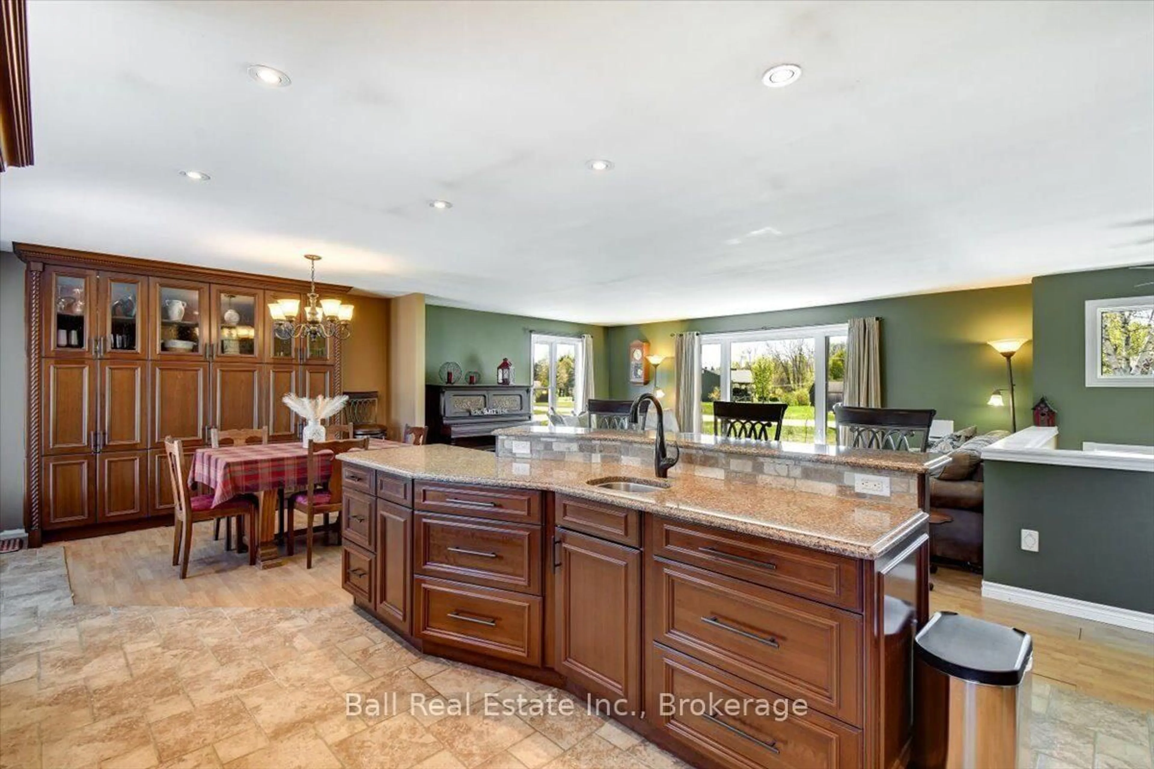 Open concept kitchen, ceramic/tile floor for 51 Golfview Dr, Bancroft Ontario K0L 1C0