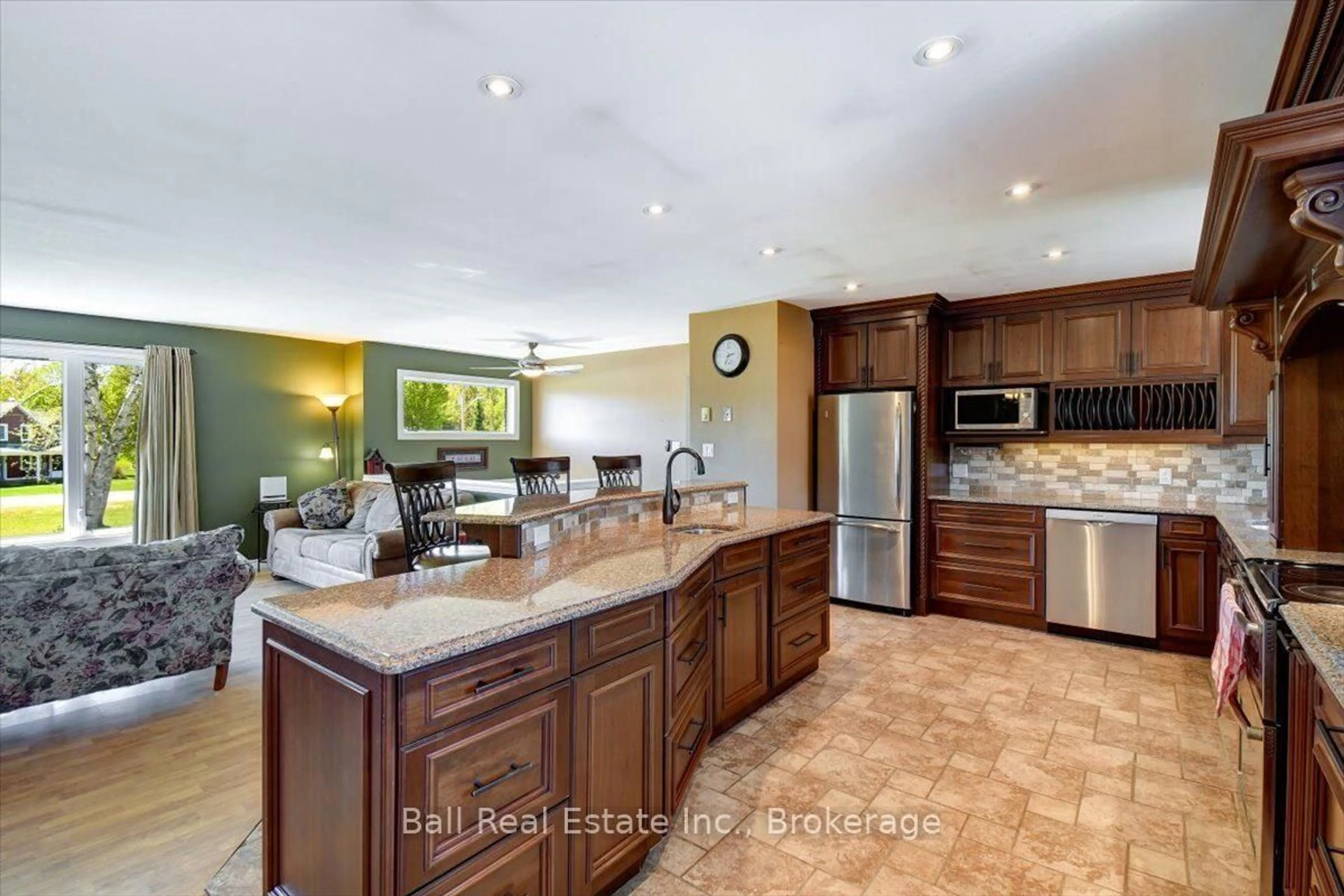 Open concept kitchen, ceramic/tile floor for 51 Golfview Dr, Bancroft Ontario K0L 1C0