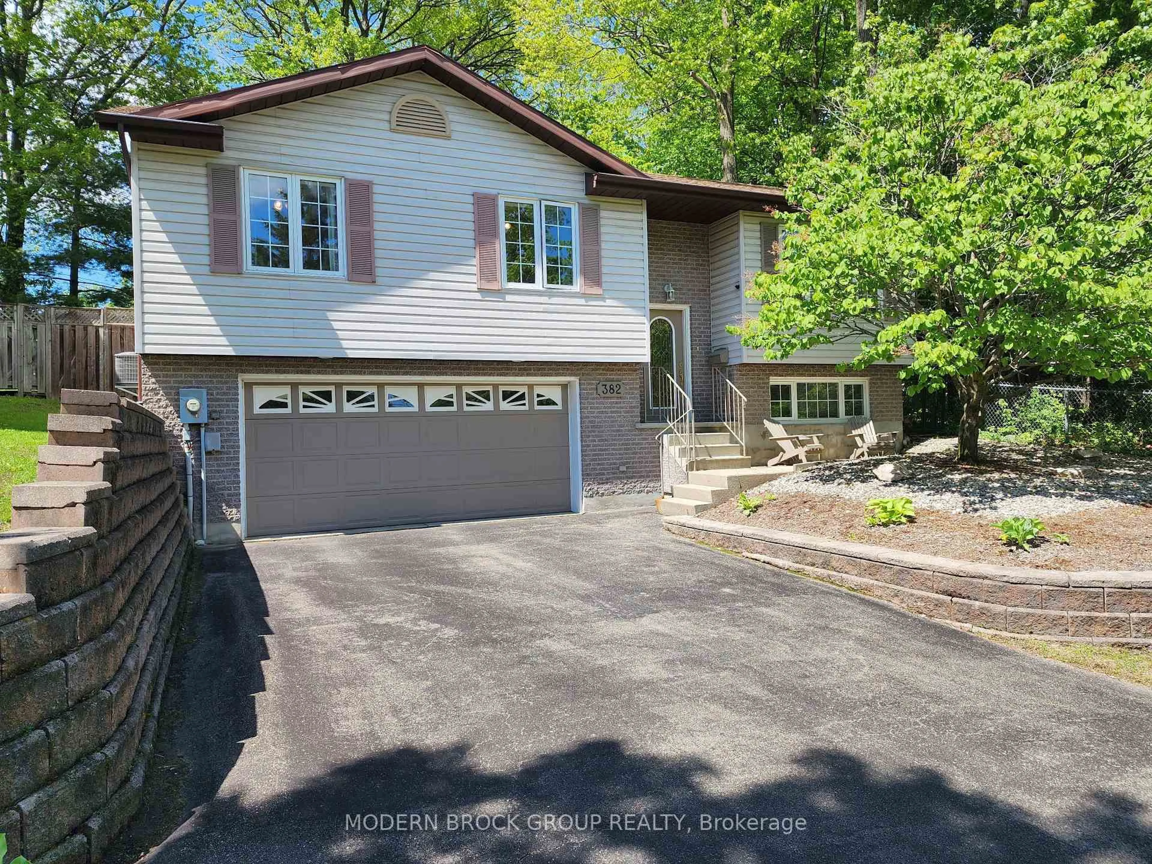 Unknown for 382 PEARL St, Brockville Ontario K6V 4E5