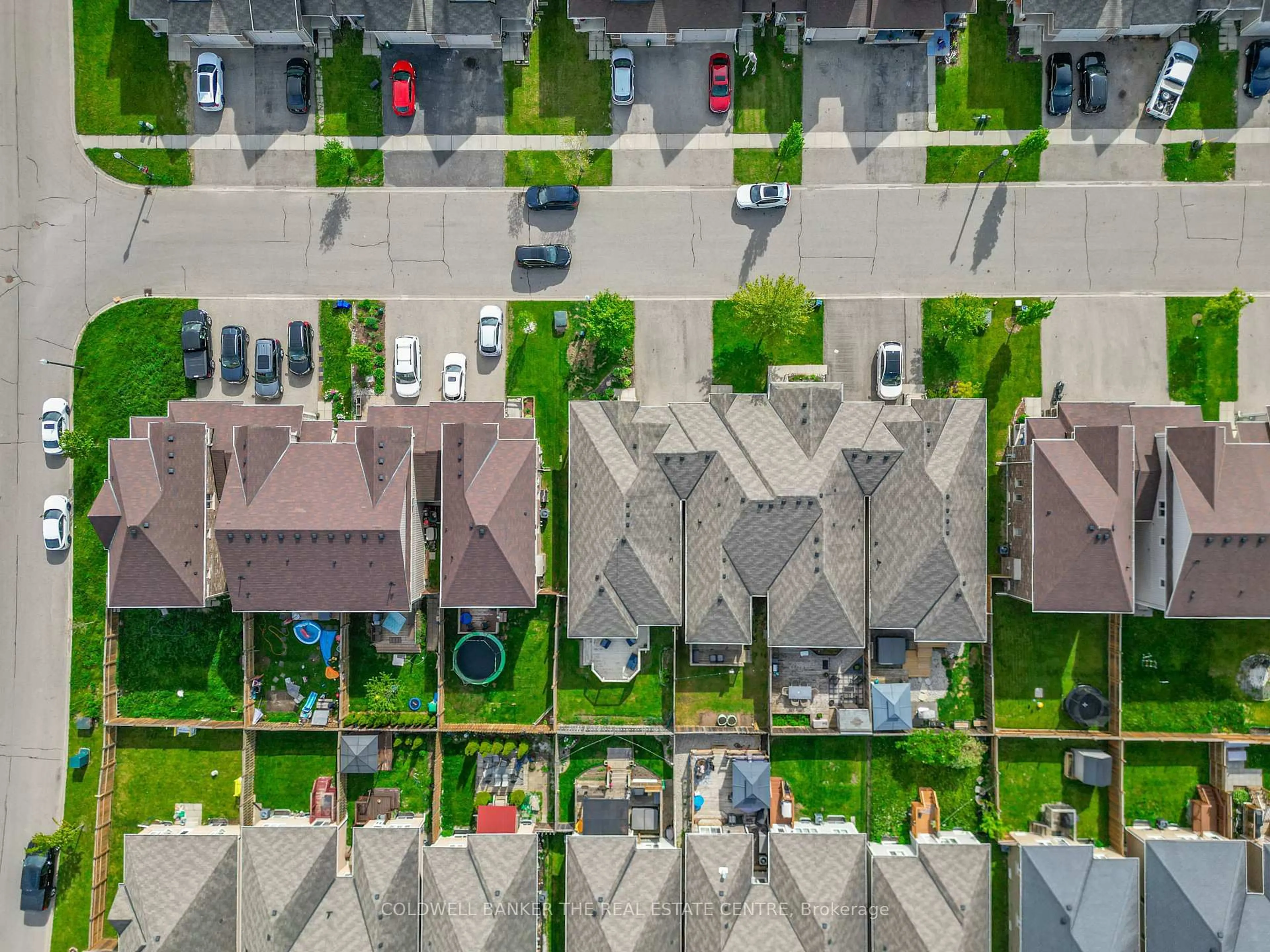 A pic from outside/outdoor area/front of a property/back of a property/a pic from drone, street for 216 Palmer Lane, Woodstock Ontario N4T 0G5