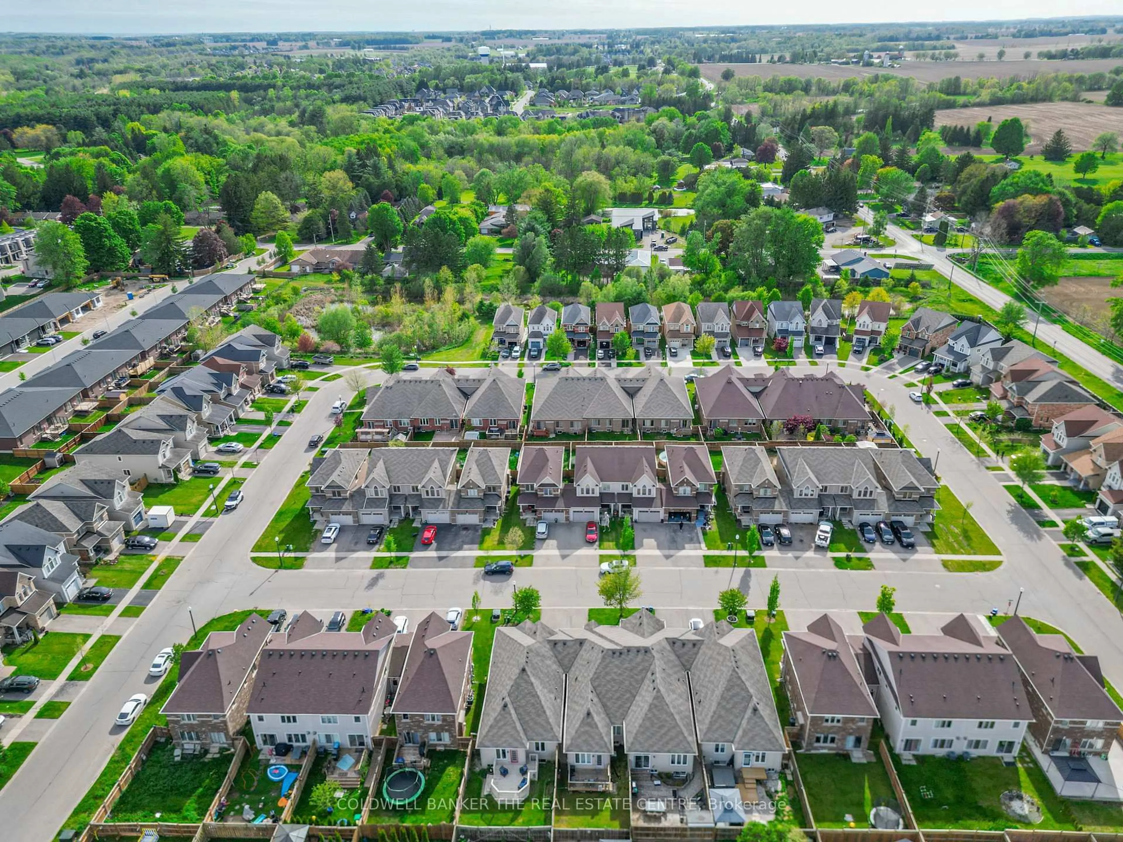 A pic from outside/outdoor area/front of a property/back of a property/a pic from drone, street for 216 Palmer Lane, Woodstock Ontario N4T 0G5