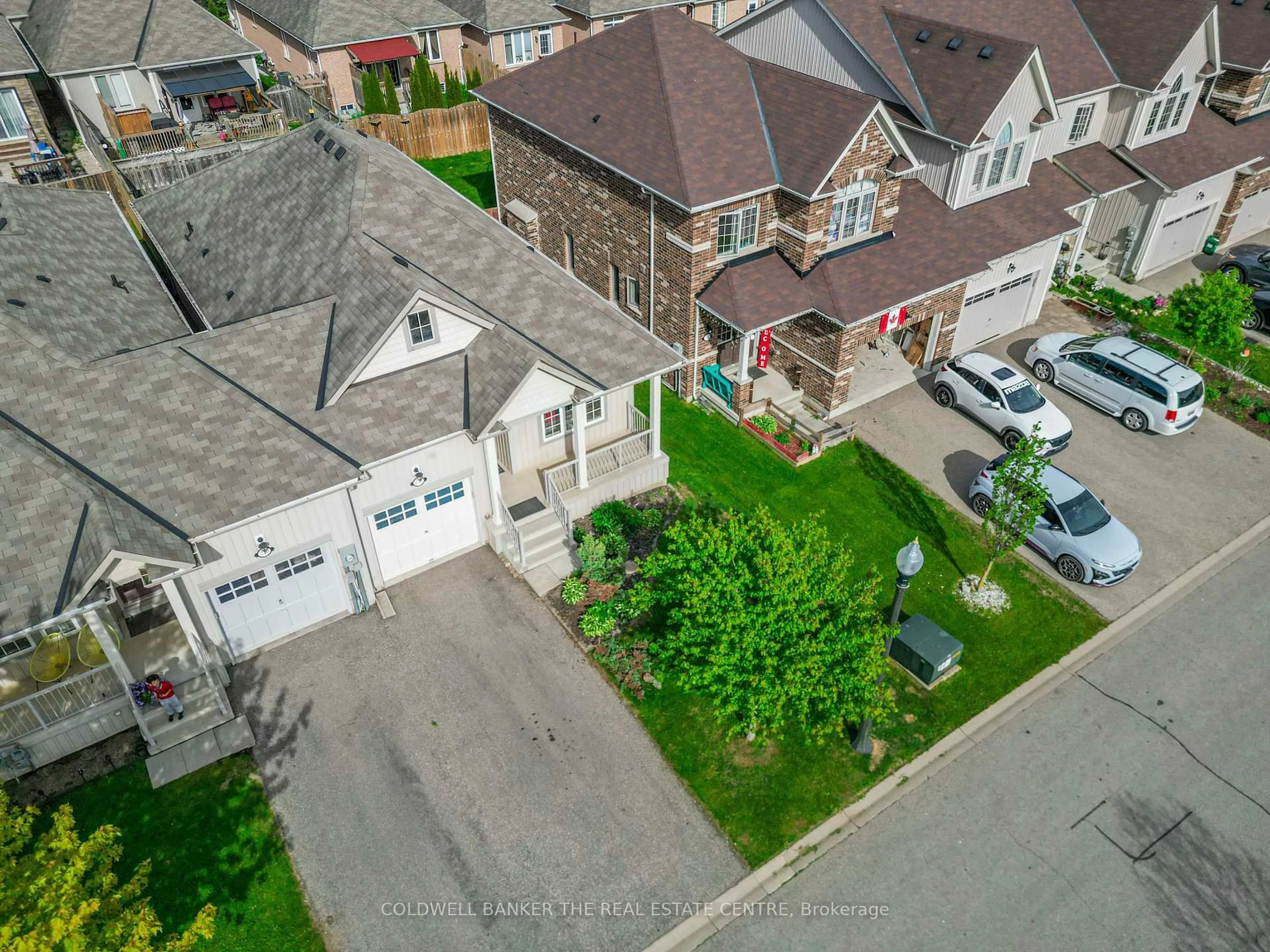 A pic from outside/outdoor area/front of a property/back of a property/a pic from drone, street for 216 Palmer Lane, Woodstock Ontario N4T 0G5