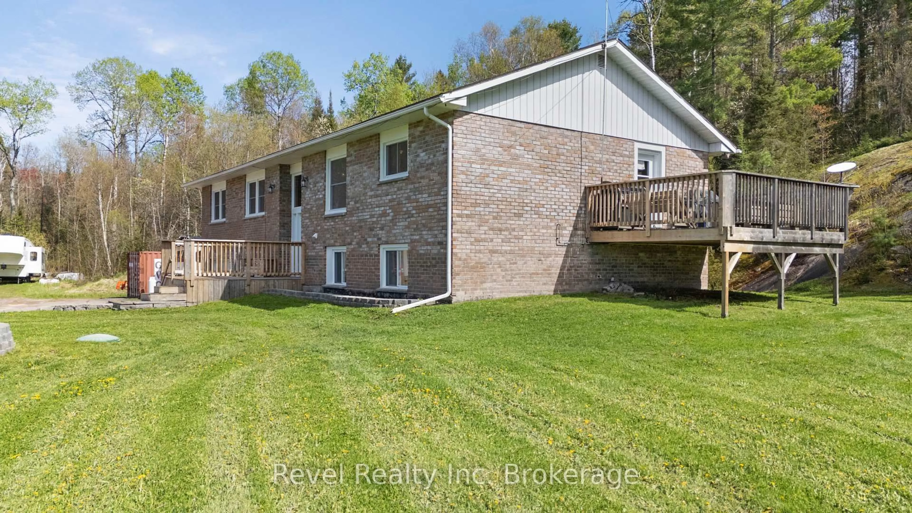 A pic from outside/outdoor area/front of a property/back of a property/a pic from drone, unknown for 471 Lindquist Line, Powassan Ontario P0H 1Z0