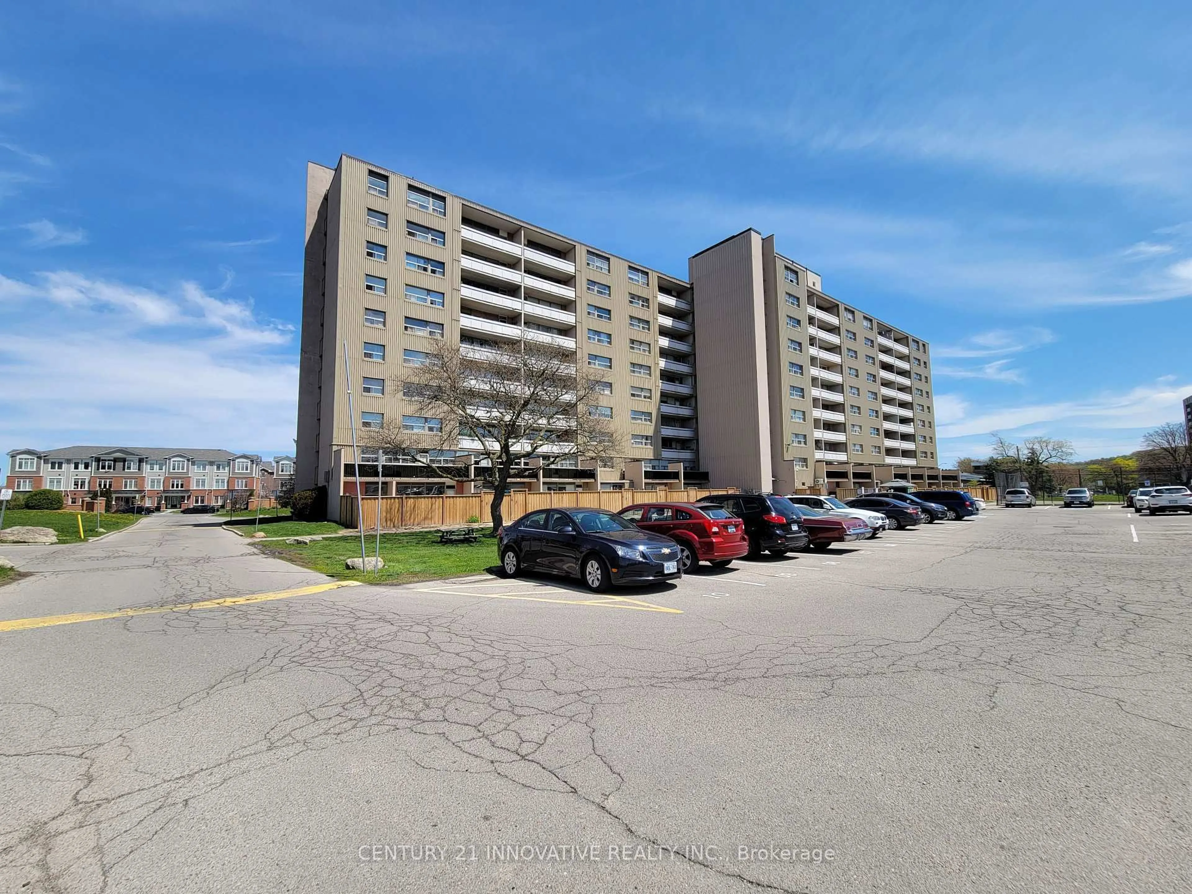 A pic from outside/outdoor area/front of a property/back of a property/a pic from drone, street for 15 Albright Rd #910, Hamilton Ontario L8K 0A3