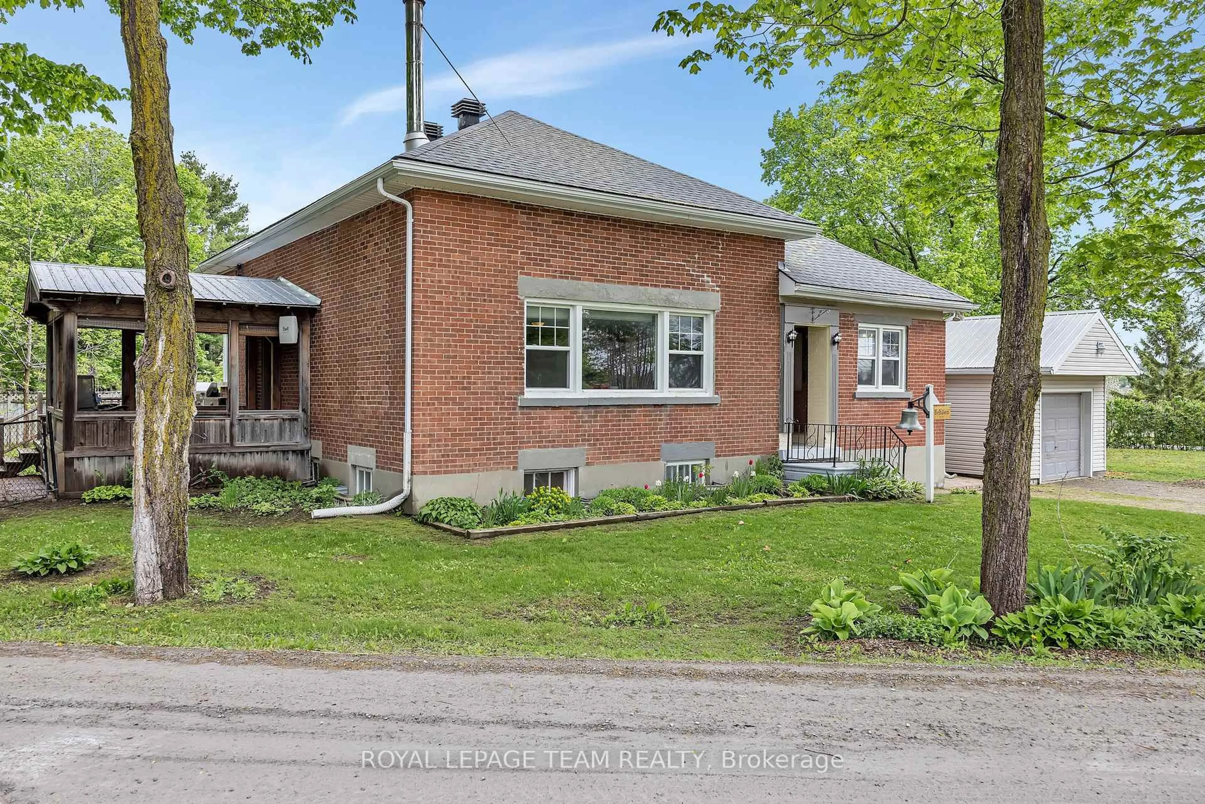 Home with brick exterior material, street for 544 Old Coach Rd, Carp Ontario K0A 1L0