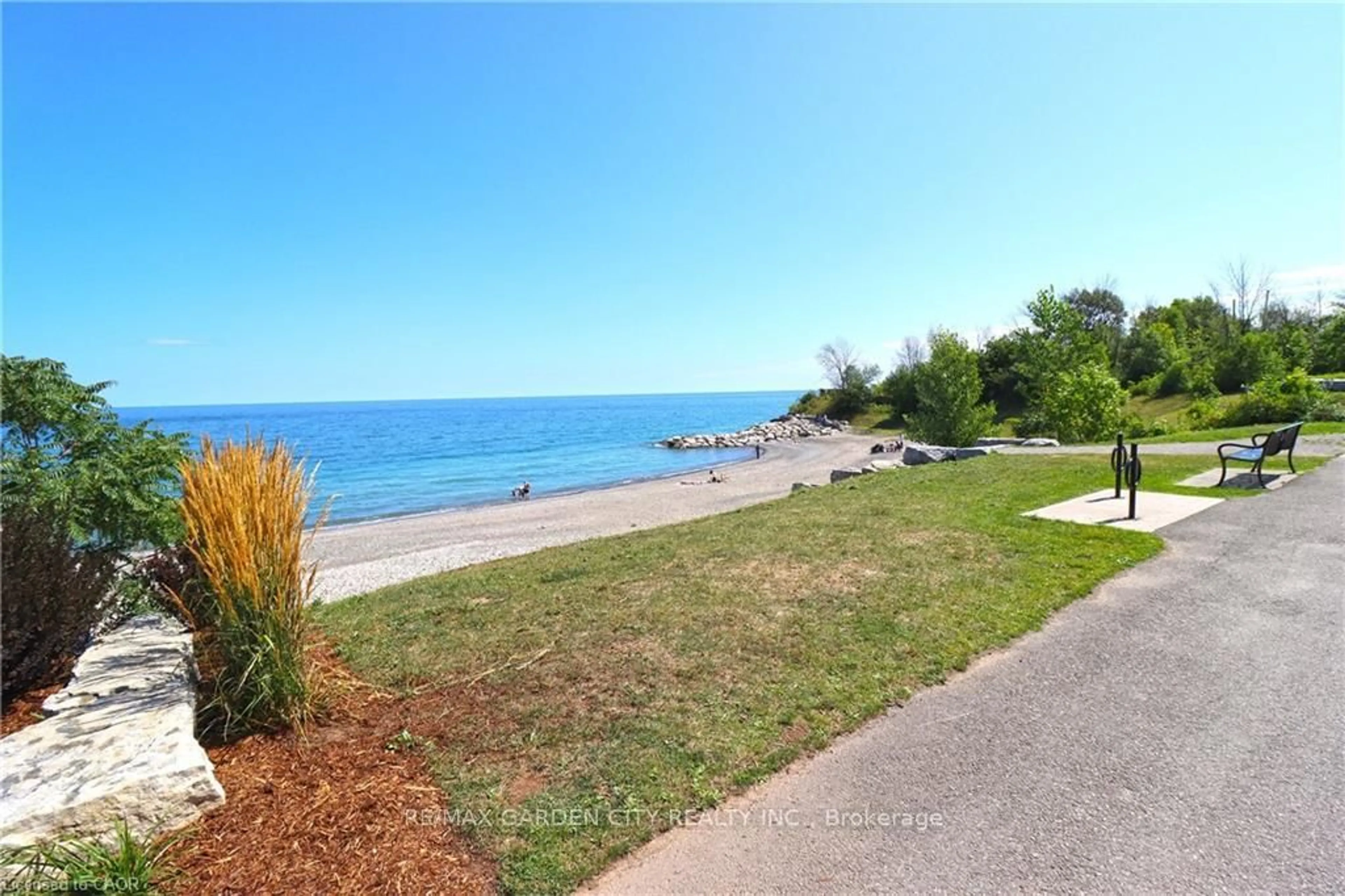 Patio, water/lake/river/ocean view for 10 Concord Pl #408, Grimsby Ontario L3M 0G6