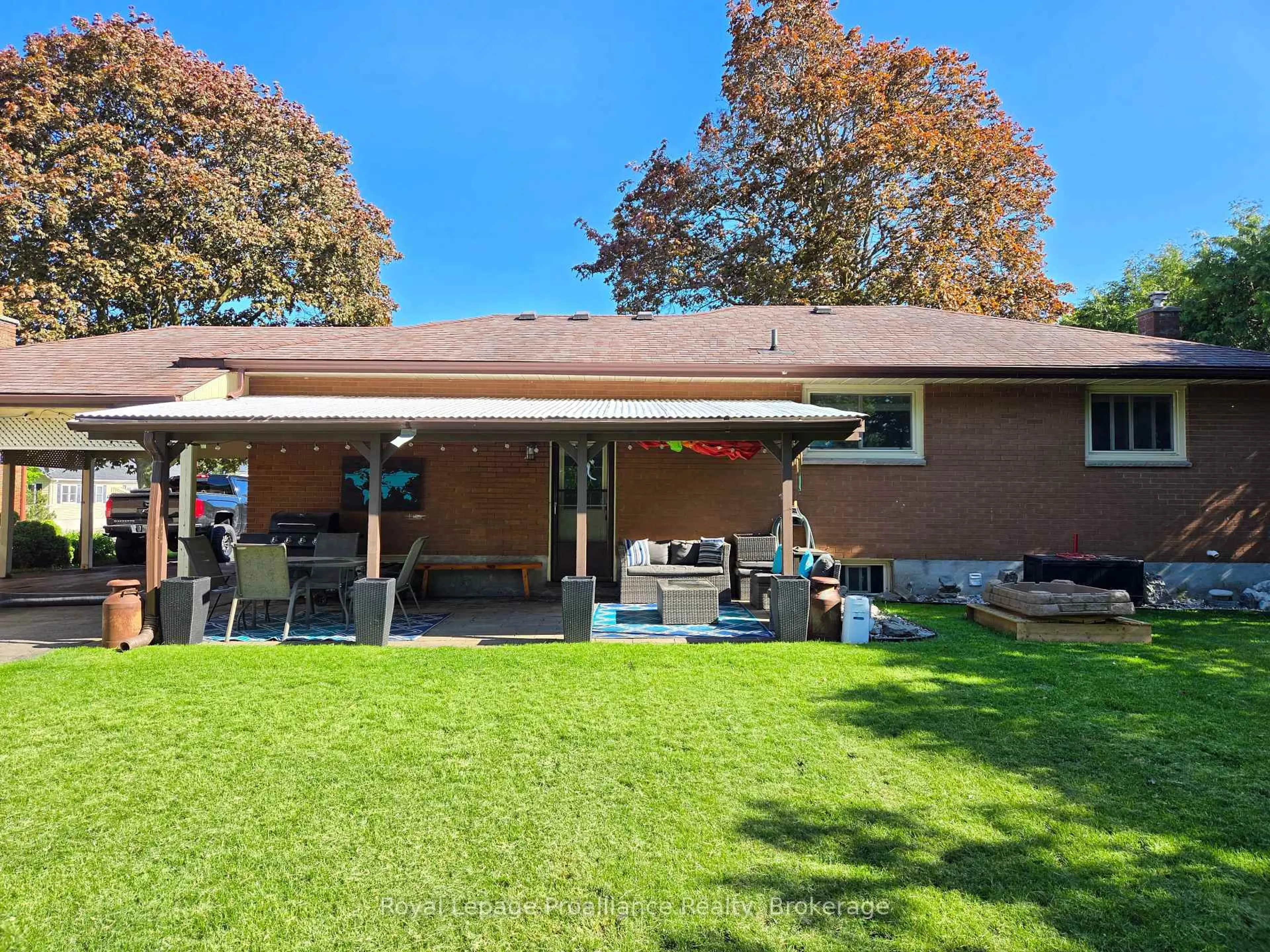 Unknown for 16 Auburn St, Belleville Ontario K8P 2N2