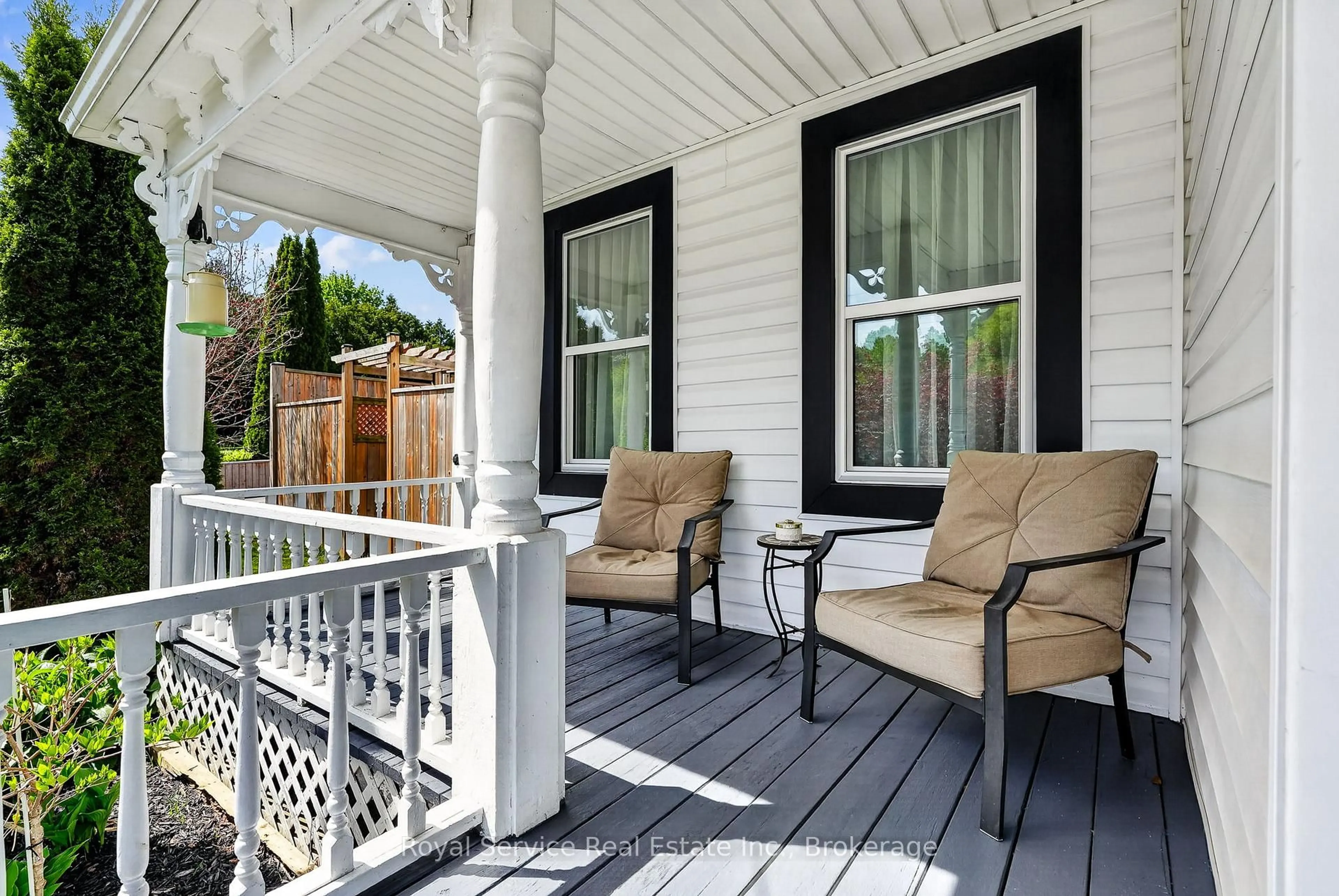 Patio, street for 28 George St, Brighton Ontario K0K 1H0