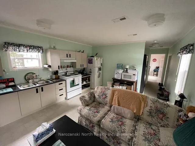 124 D Cloutier Rd, St. Charles 4