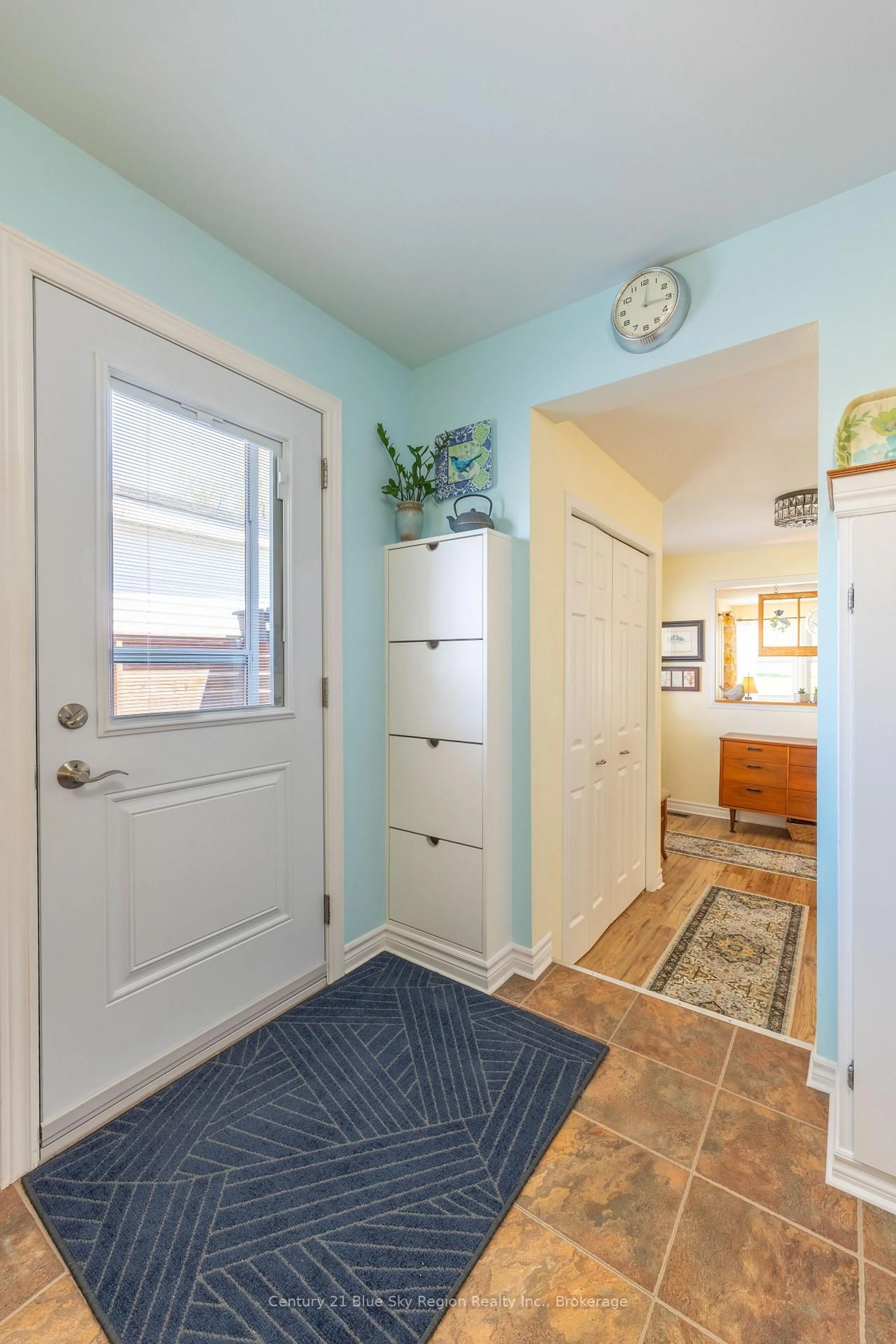 Indoor entryway for 777 Douglas St, North Bay Ontario P1B 5P1