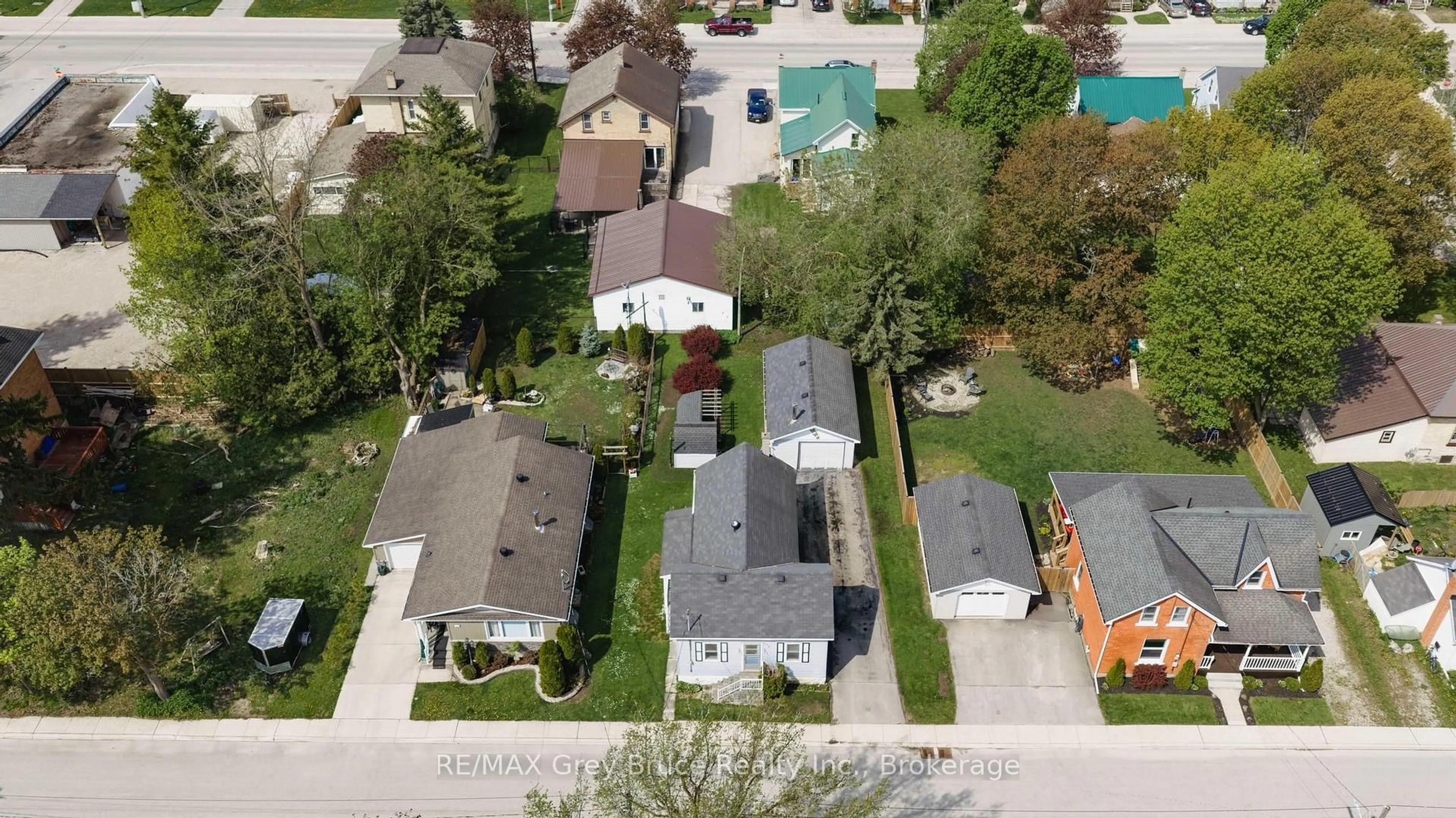A pic from outside/outdoor area/front of a property/back of a property/a pic from drone, street for 236 2nd Ave, Arran-Elderslie Ontario N0G 1L0