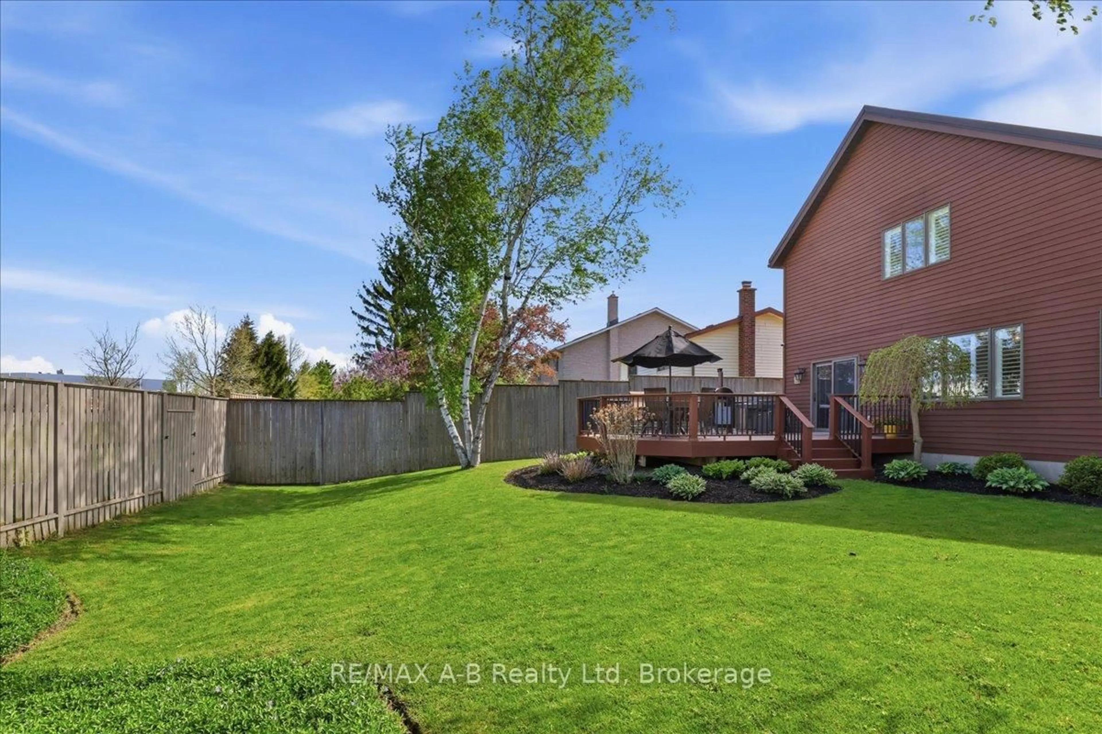 Patio, unknown for 90 Waddell St, Stratford Ontario N5A 6K4
